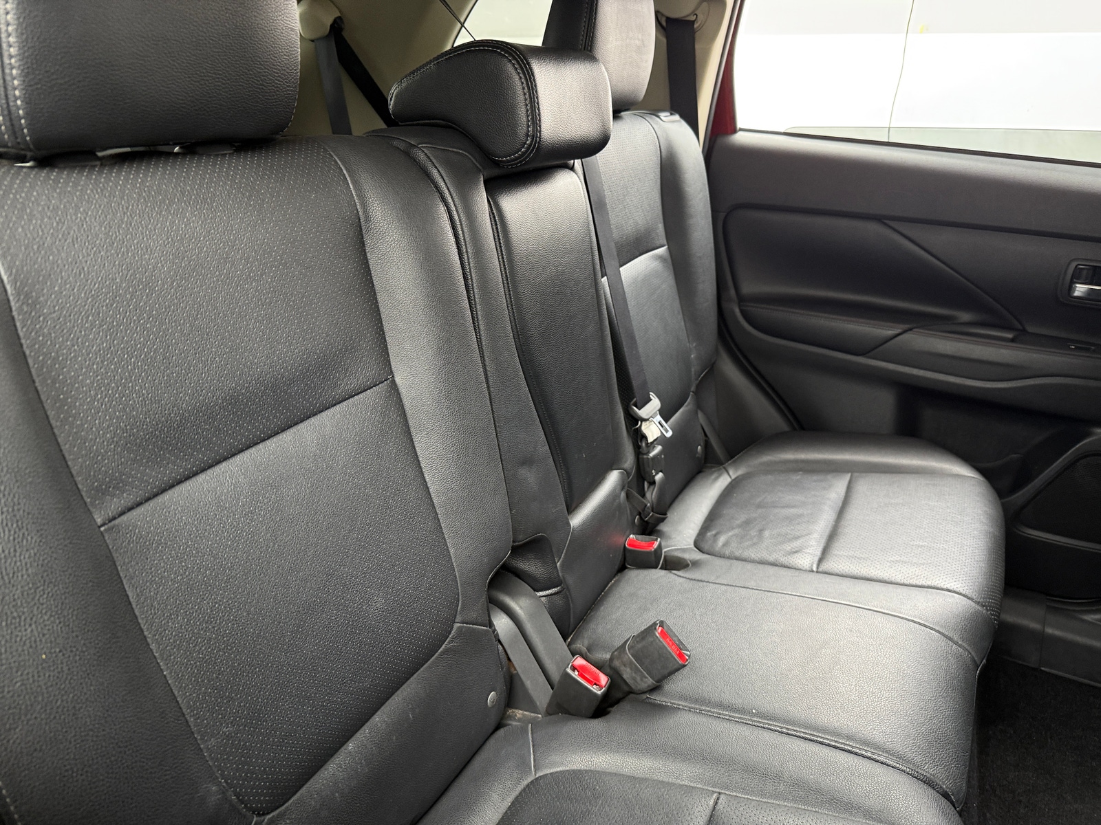Thumbnail: 2017 Mitsubishi Outlander - 6