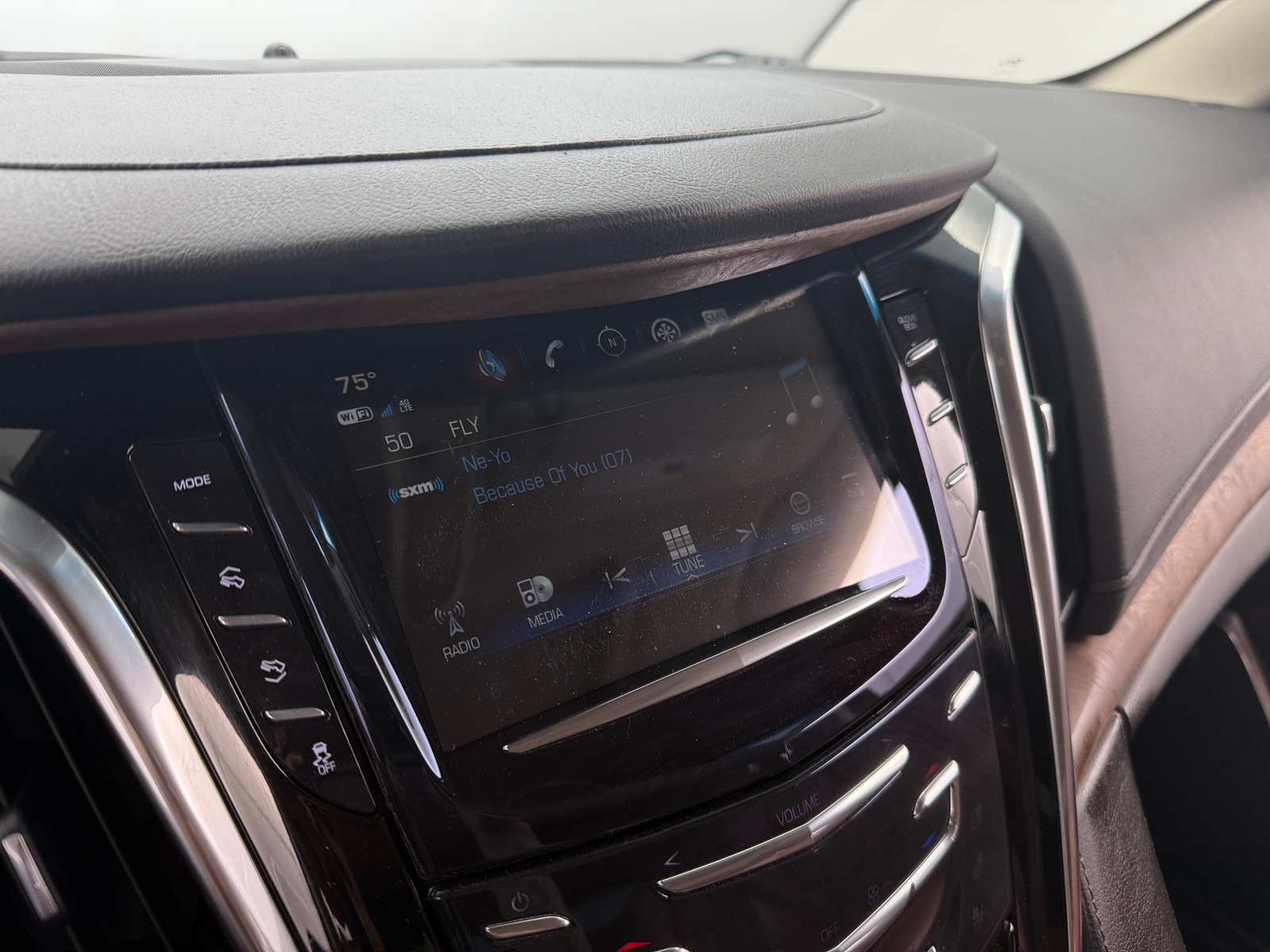 Thumbnail: 2018 Cadillac Escalade - 3