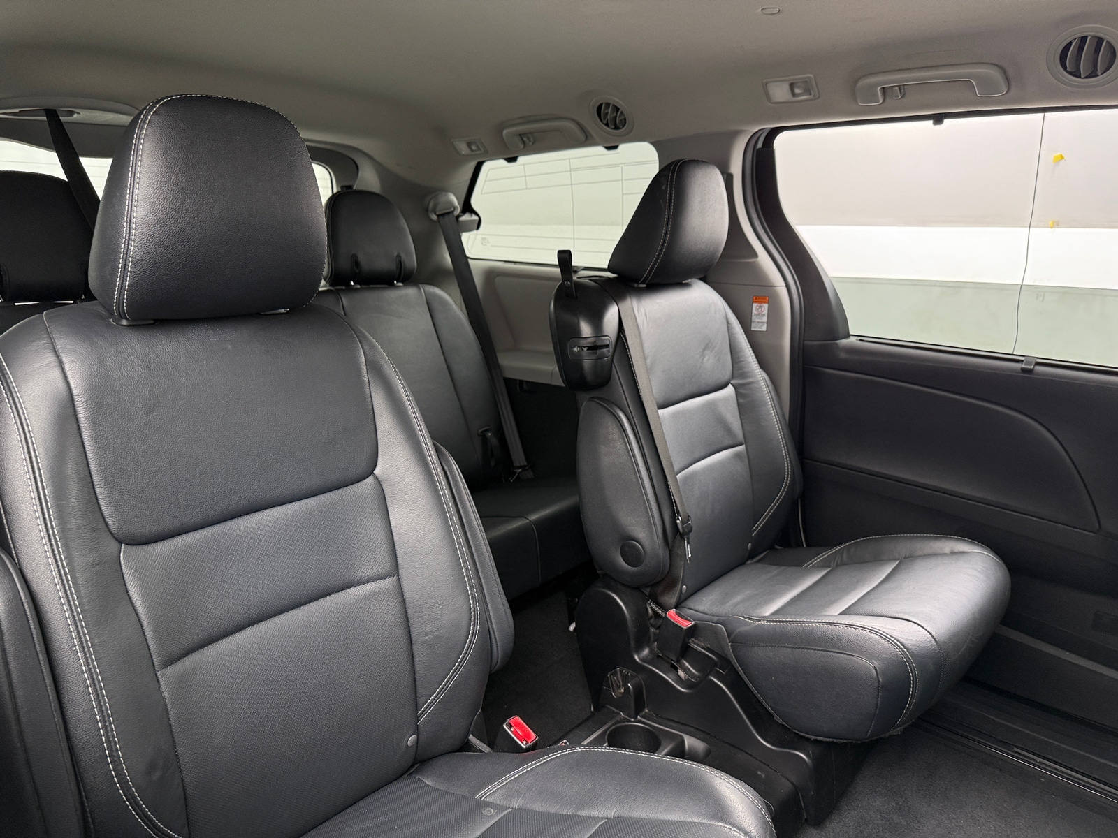 Thumbnail: 2015 Toyota Sienna - 5