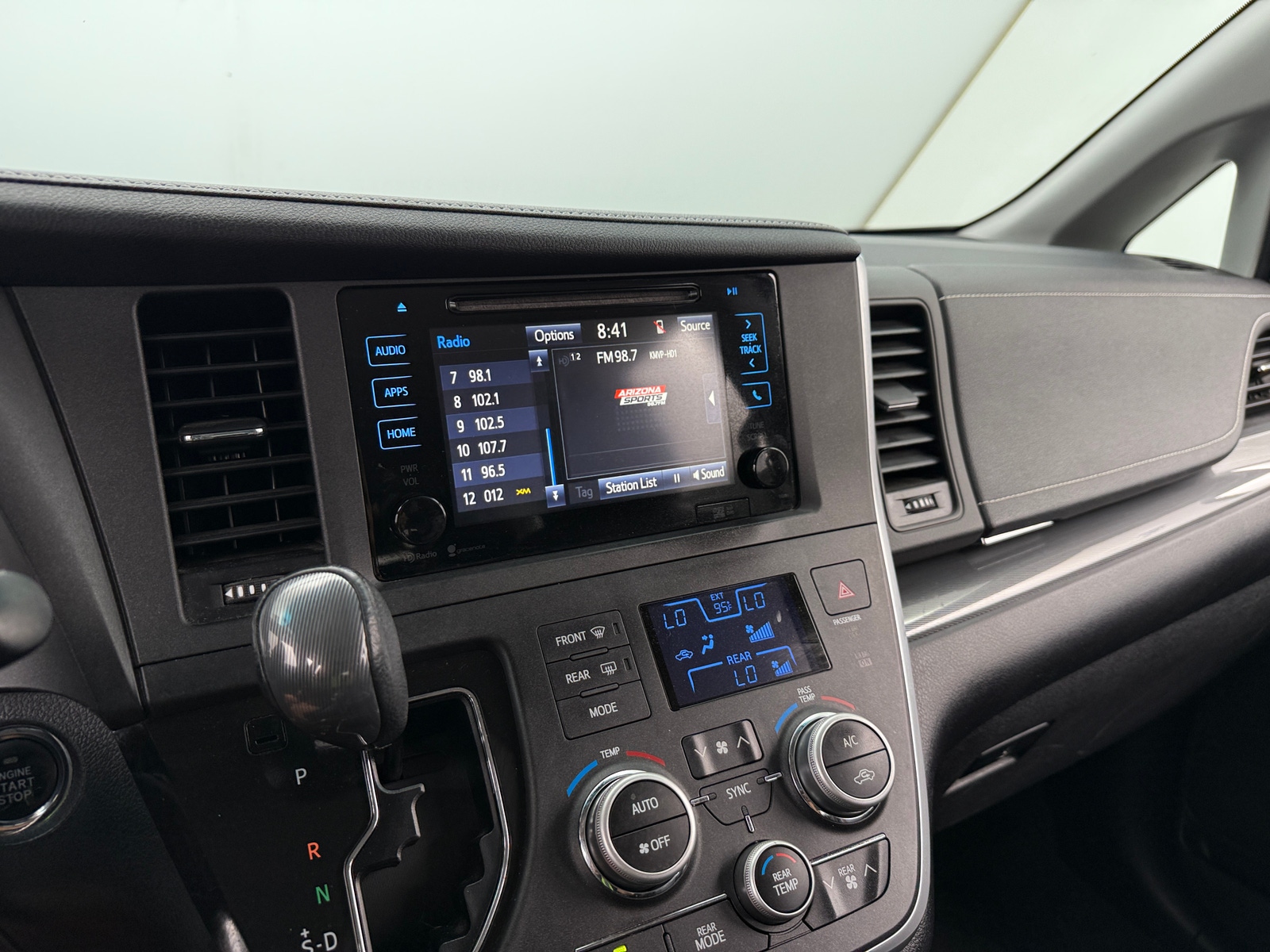 Thumbnail: 2015 Toyota Sienna - 3