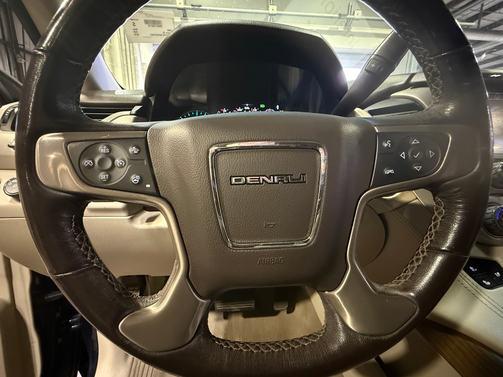 Thumbnail: 2019 GMC Yukon XL - 4