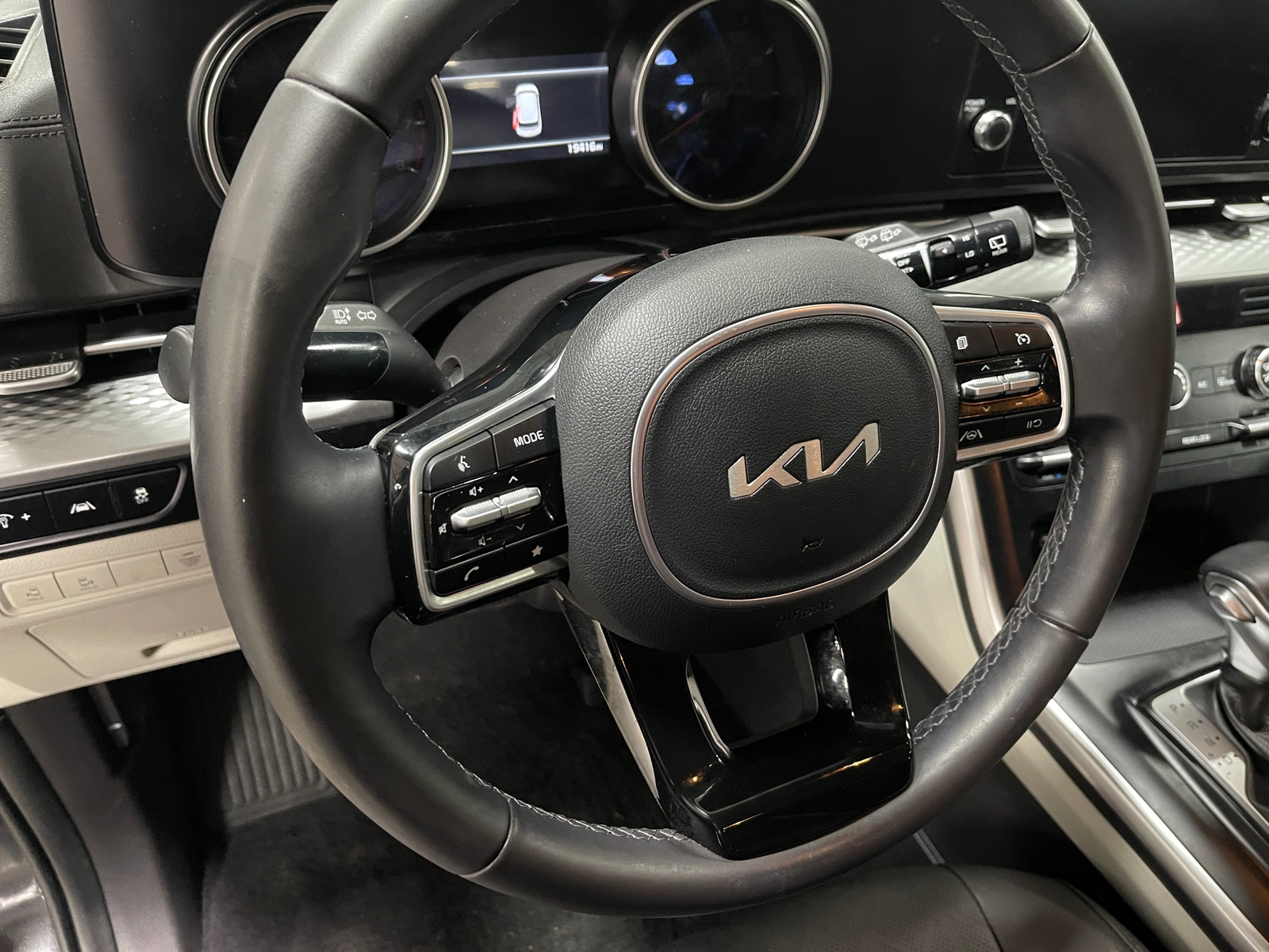 Thumbnail: 2024 Kia Carnival - 4