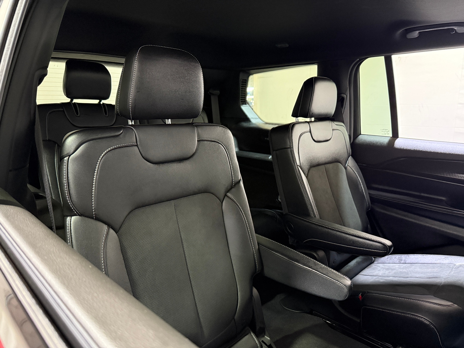 Thumbnail: 2024 Jeep Grand Cherokee L - 5