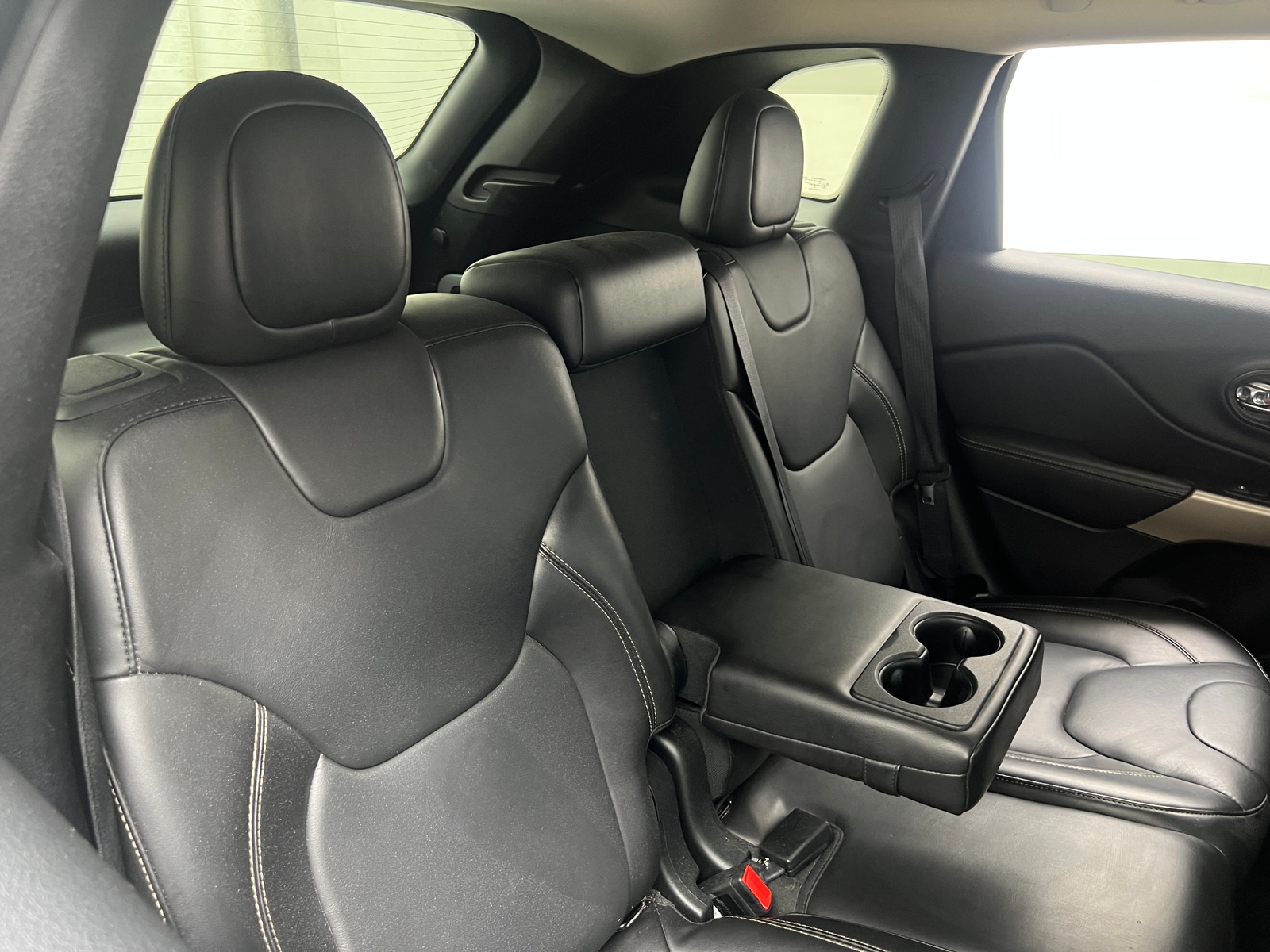 Thumbnail: 2018 Jeep Cherokee - 5