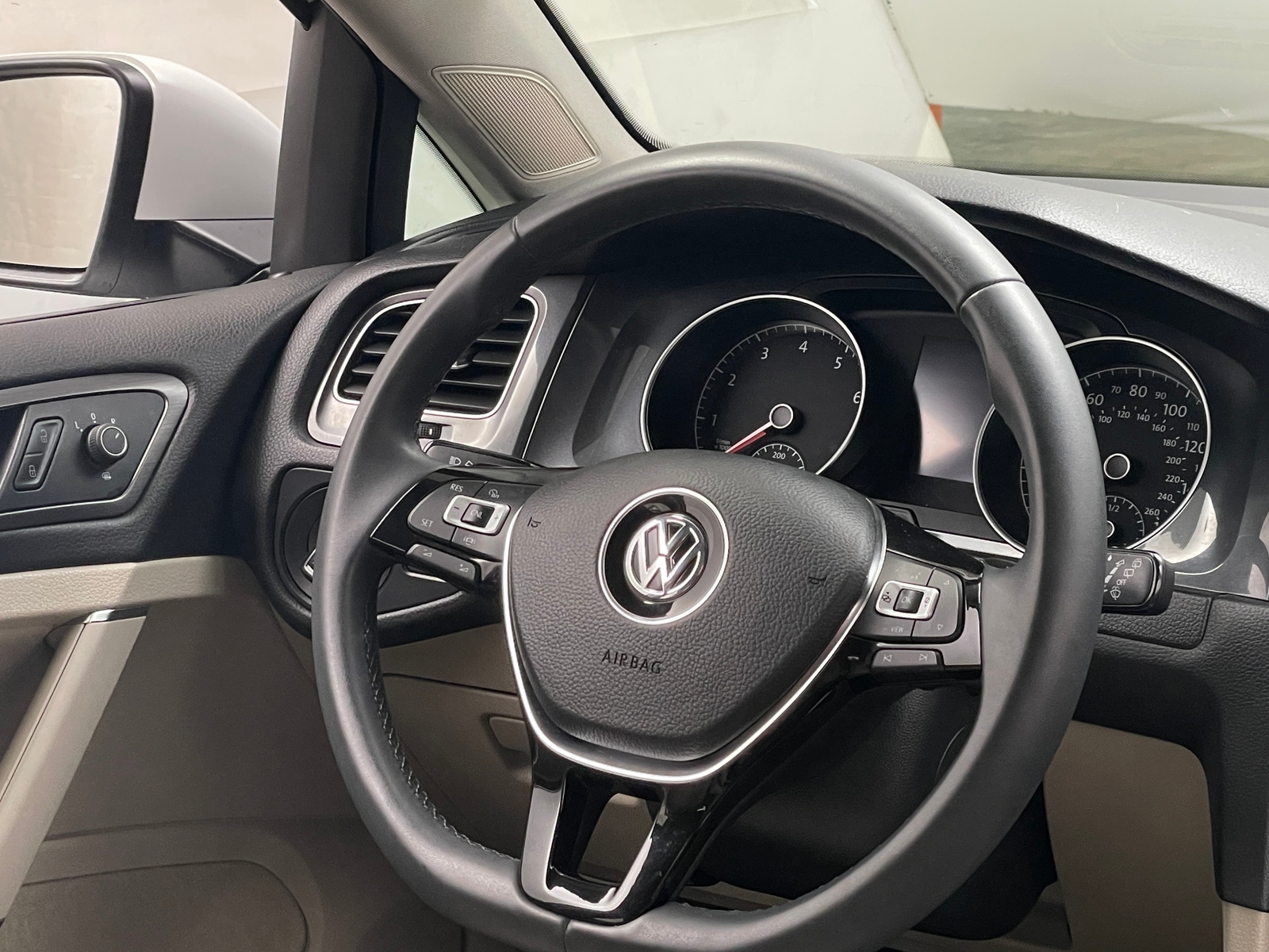 Thumbnail: 2020 Volkswagen Golf - 4