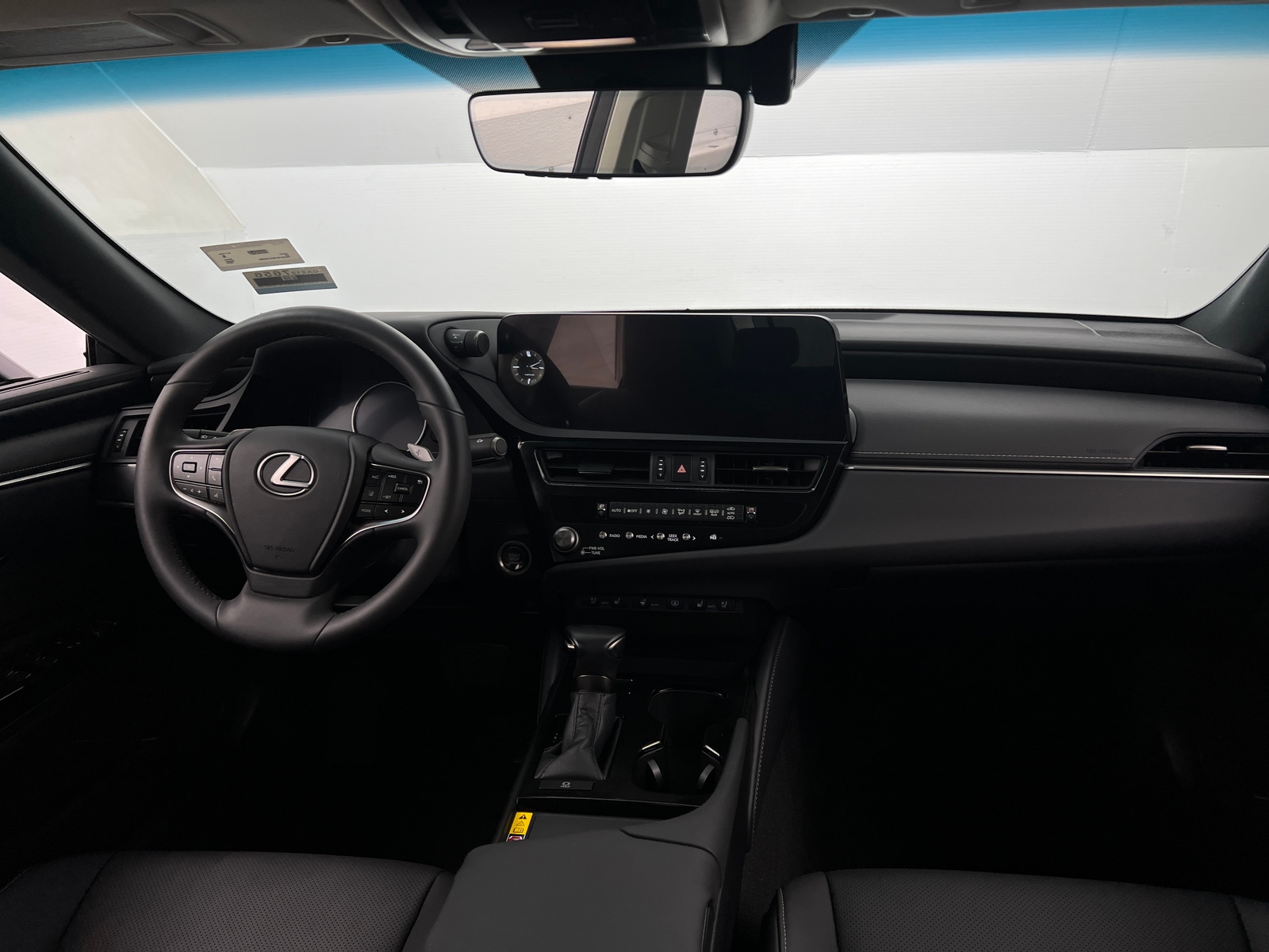 Thumbnail: 2023 Lexus ES - 2