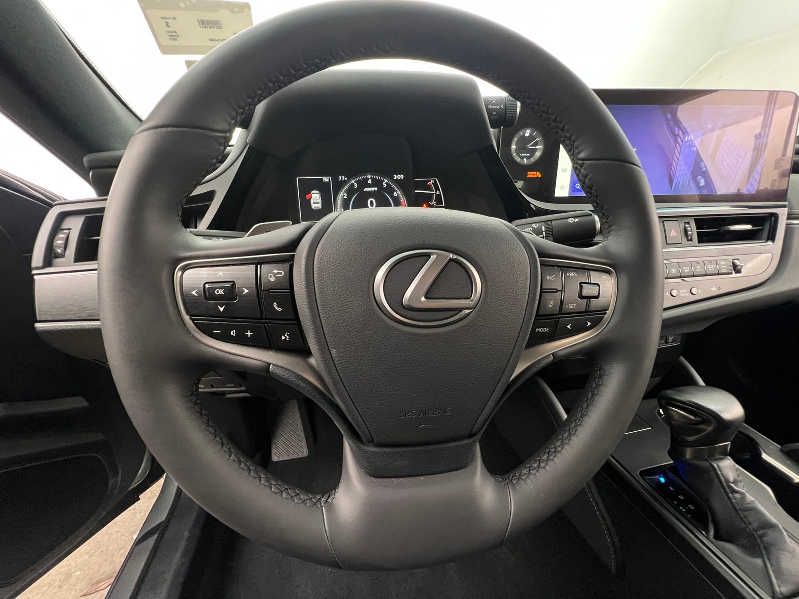 Thumbnail: 2023 Lexus ES - 4