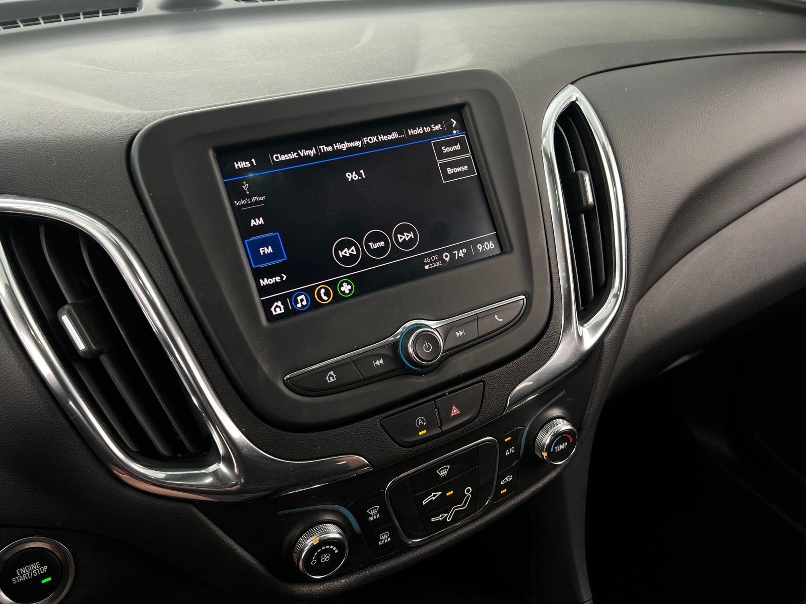 Thumbnail: 2023 Chevrolet Equinox - 4