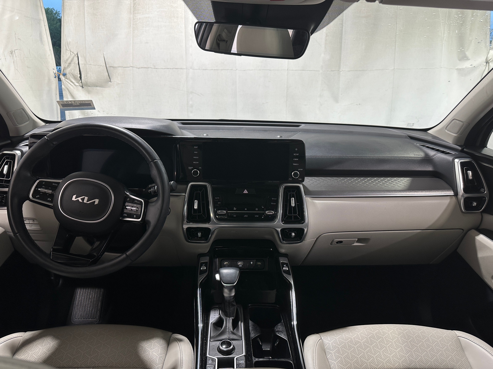 Thumbnail: 2023 Kia Sorento - 2