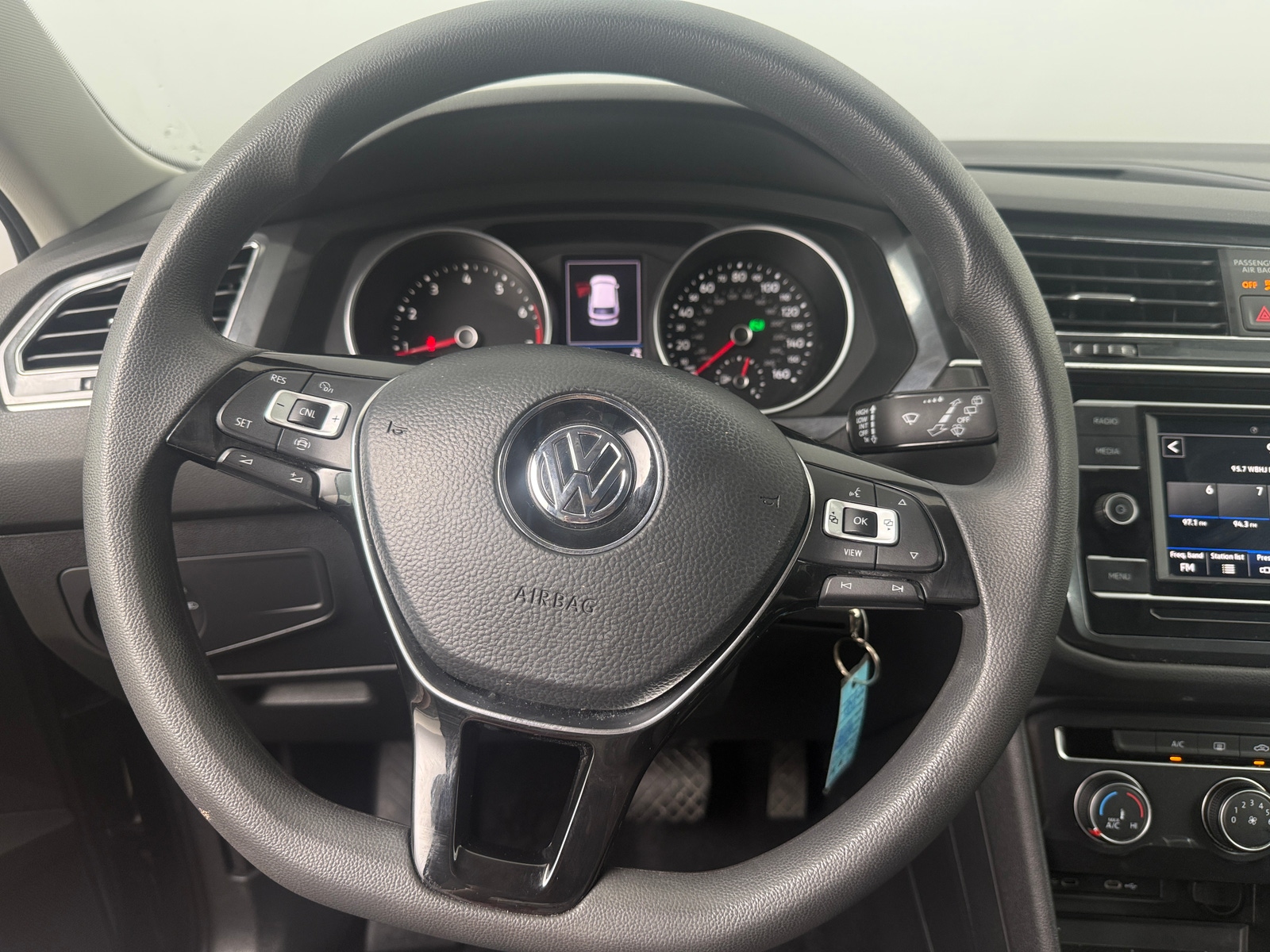 Thumbnail: 2021 Volkswagen Tiguan - 5
