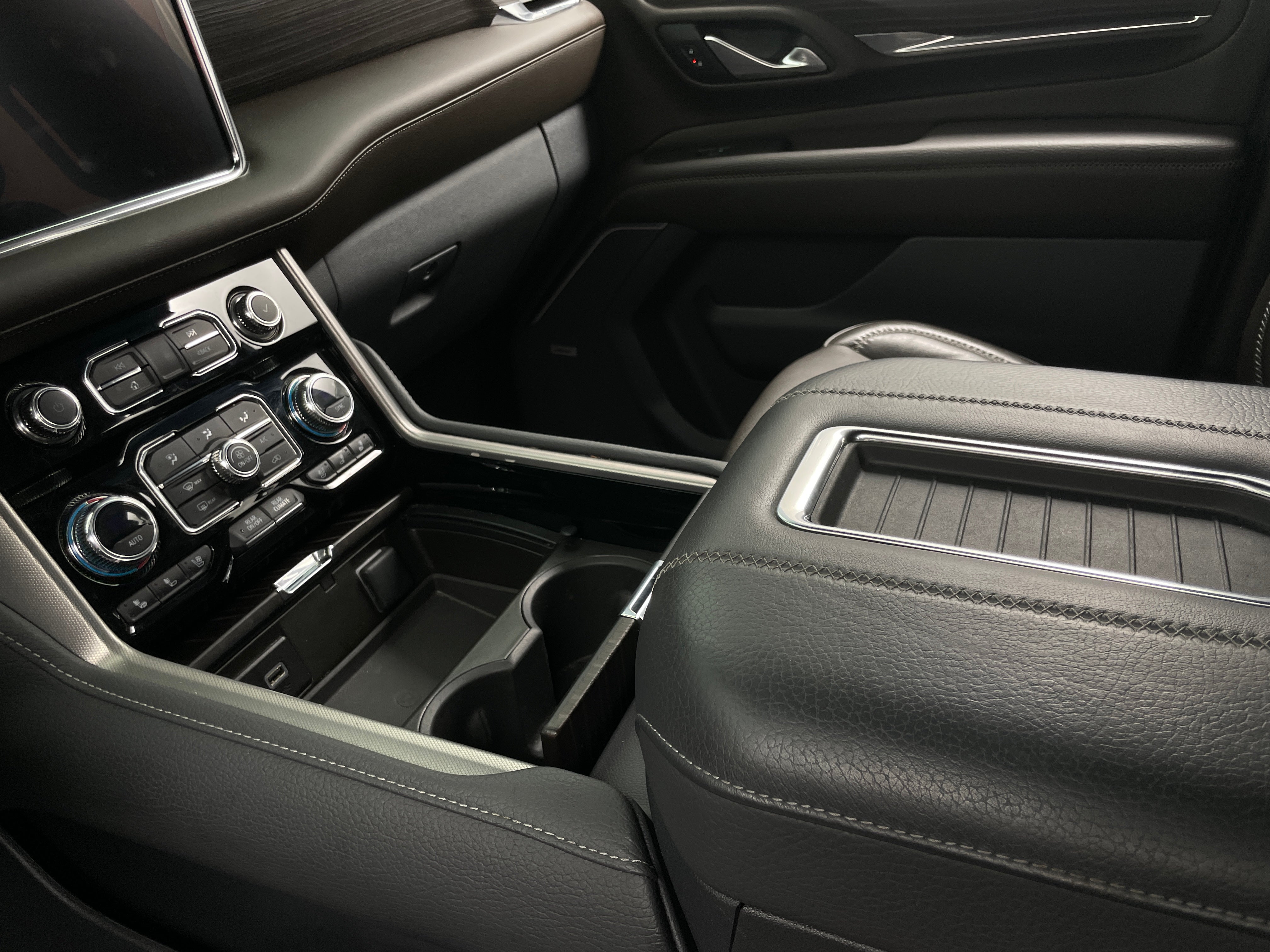 Image of 2023 GMC Yukon Denali