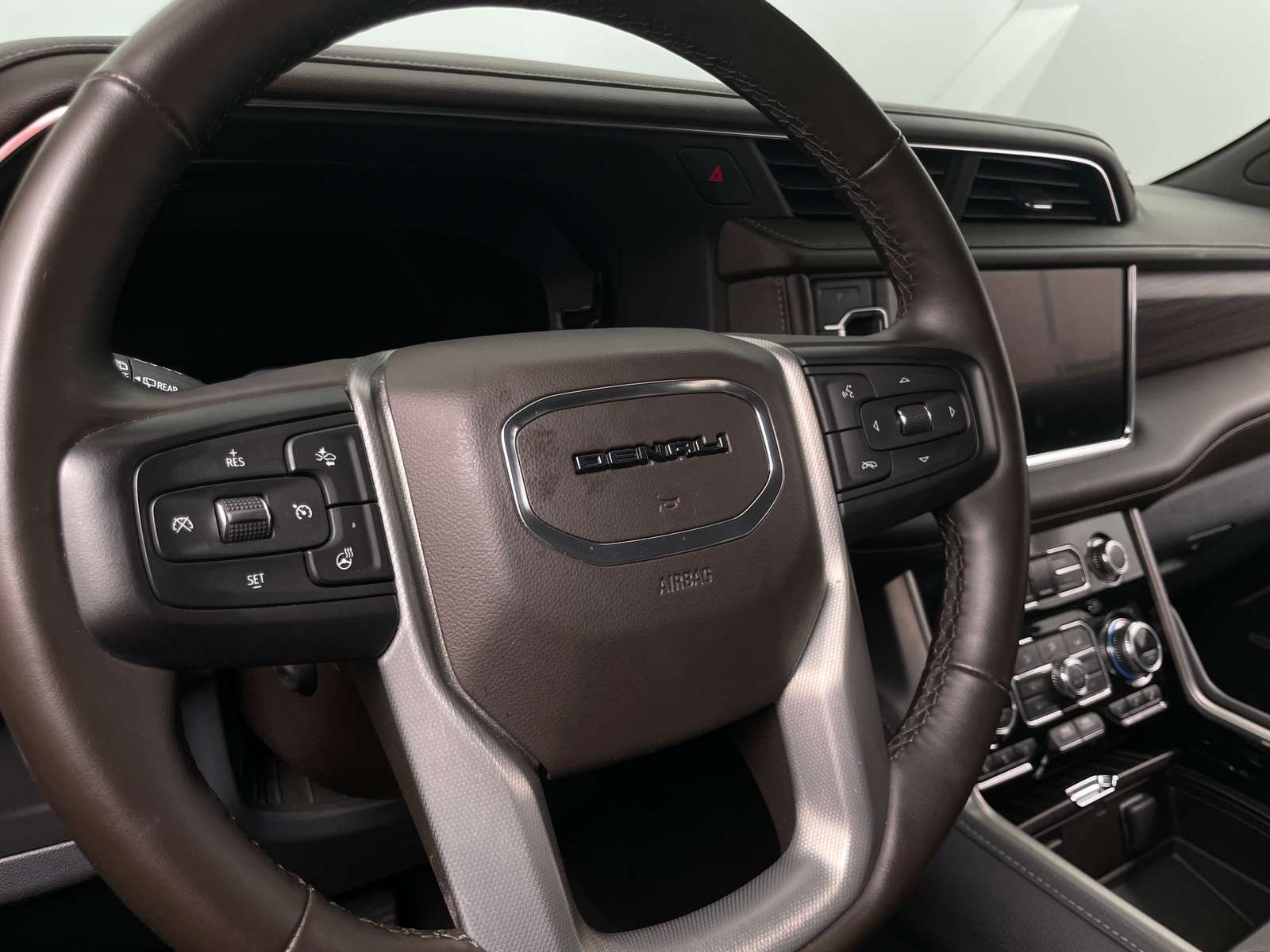 Thumbnail: 2023 GMC Yukon - 4