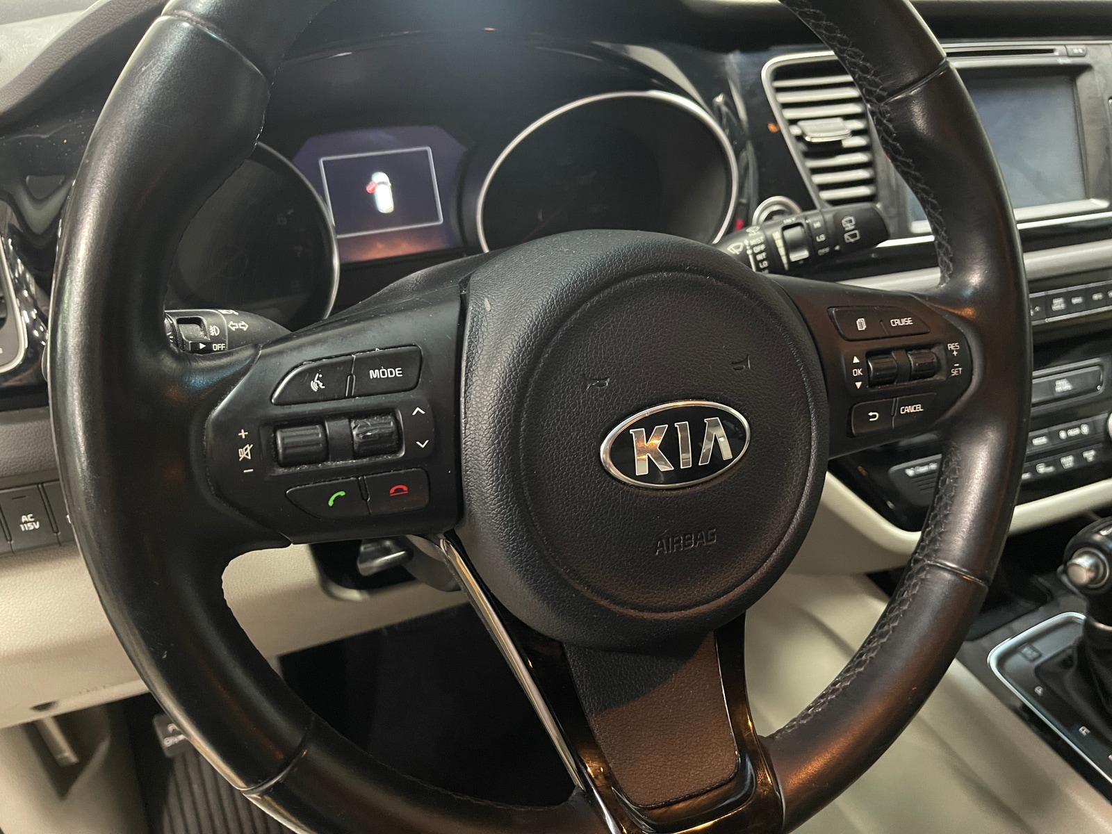 Thumbnail: 2015 Kia Sedona - 4