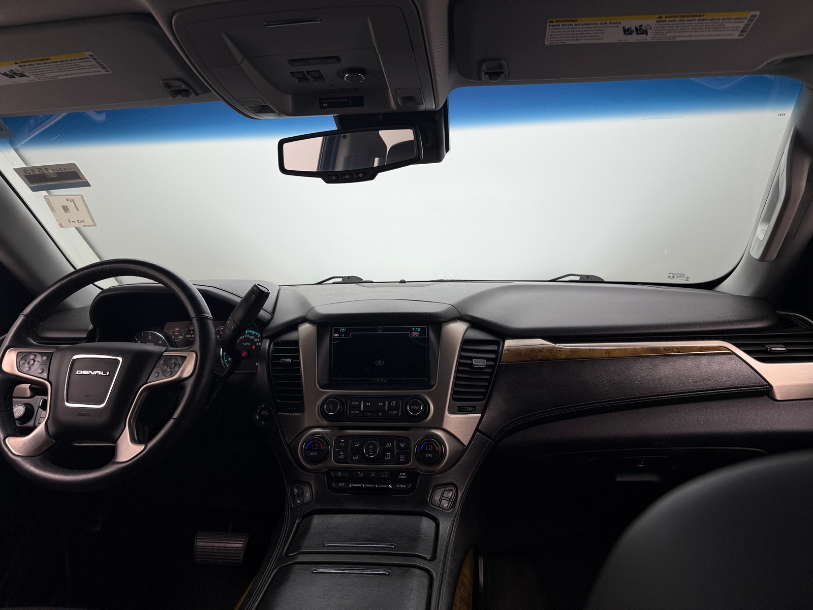 Thumbnail: 2017 GMC Yukon - 2
