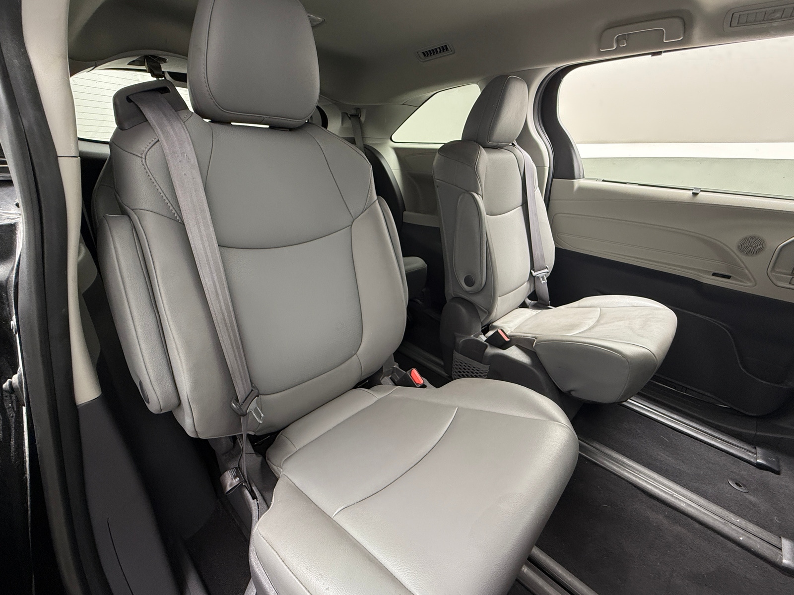 Thumbnail: 2021 Toyota Sienna - 5