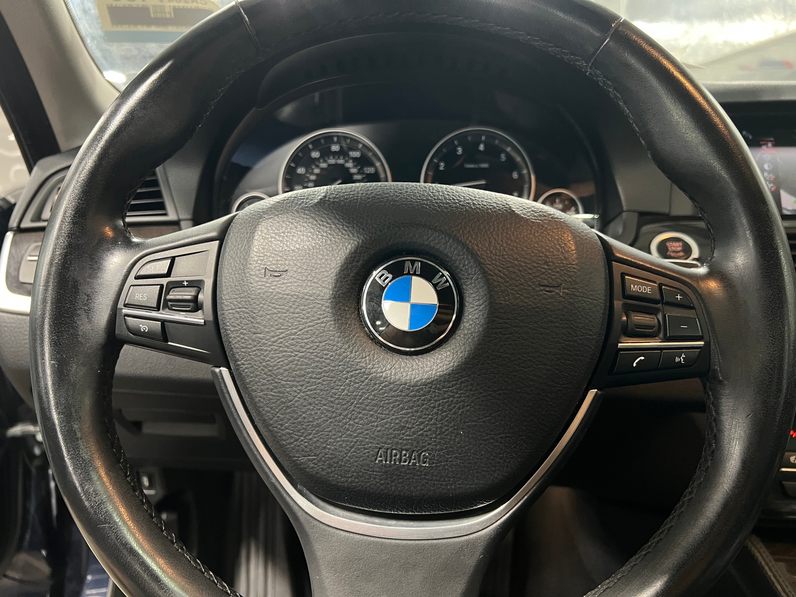 Thumbnail: 2015 BMW 5 Series - 4