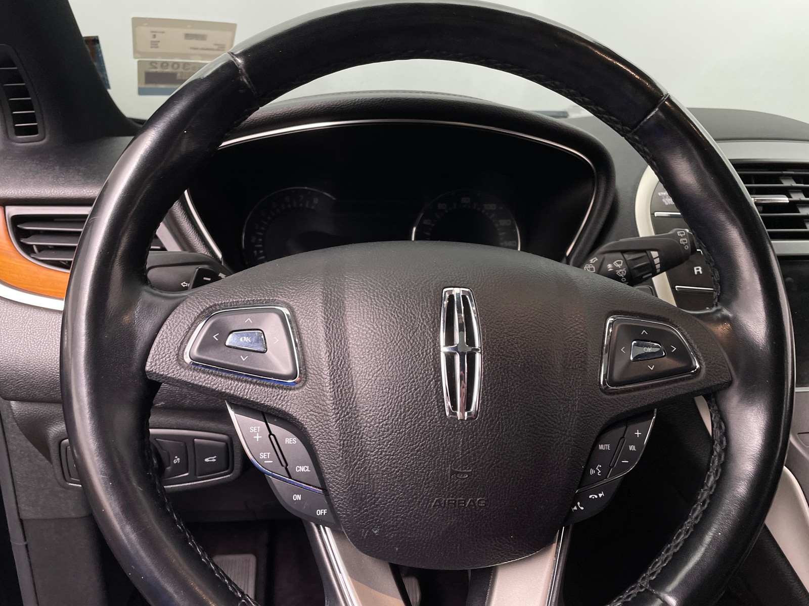 Thumbnail: 2018 Lincoln MKC - 4