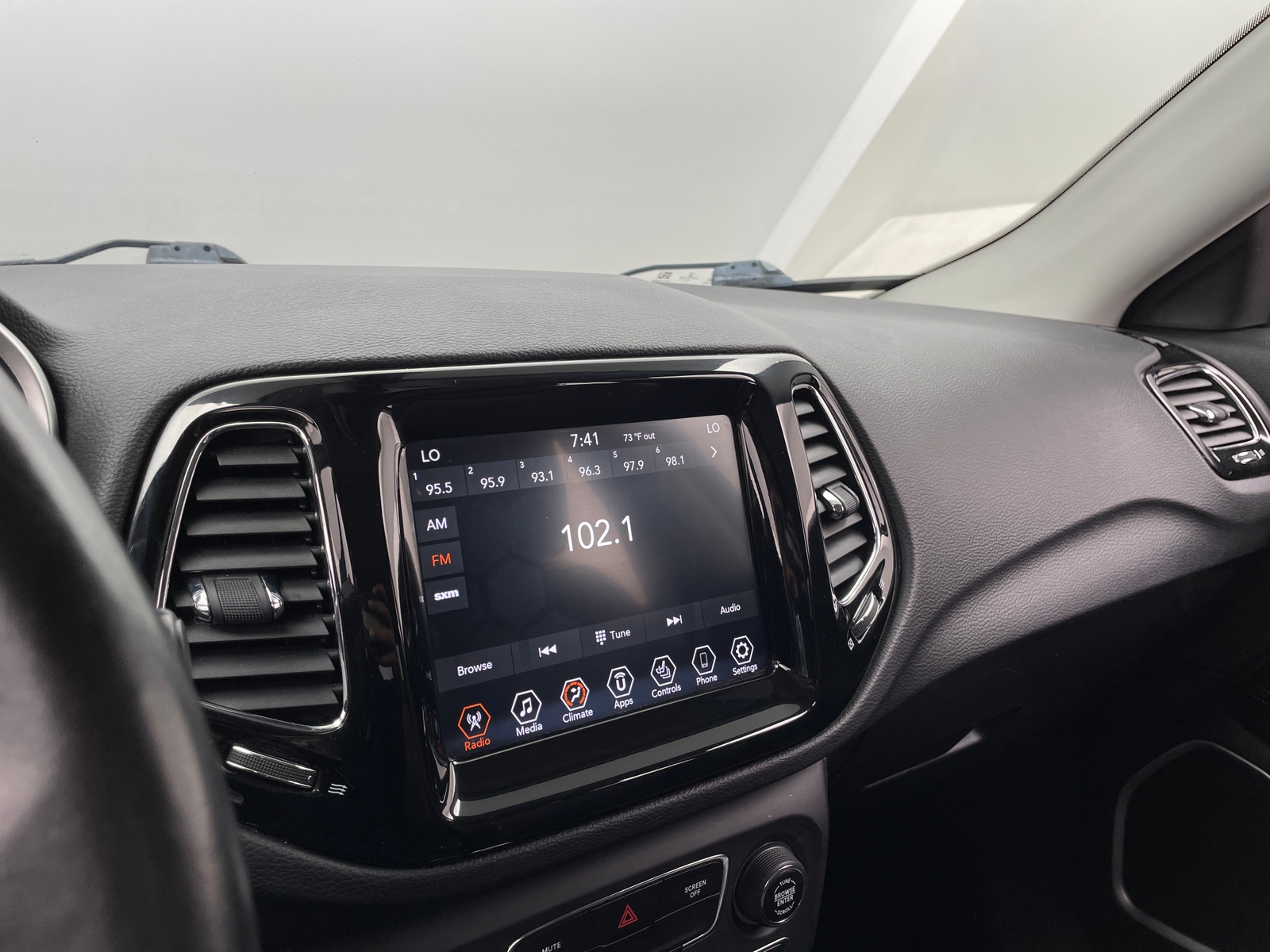 Thumbnail: 2020 Jeep Compass - 3