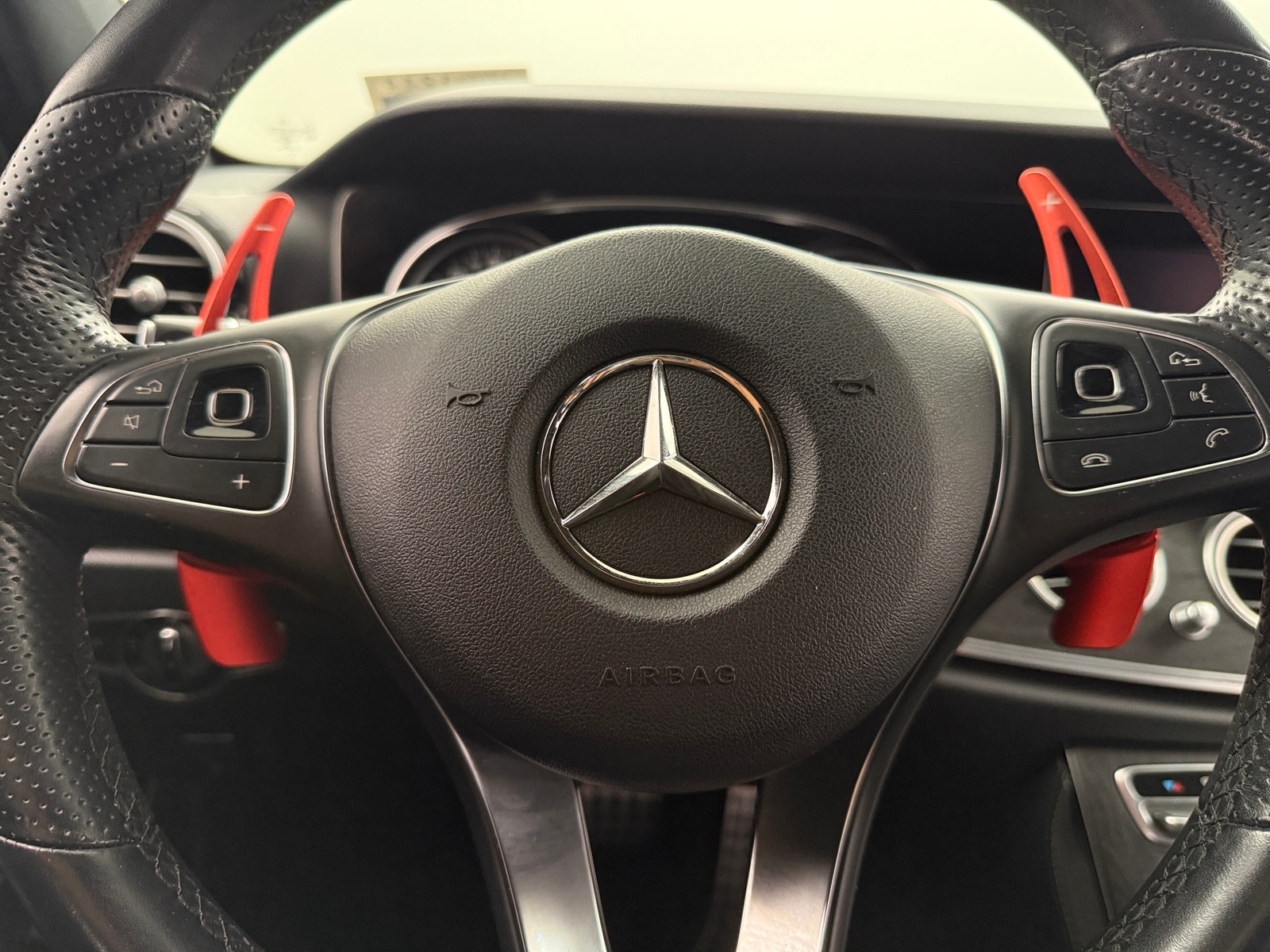 Thumbnail: 2018 Mercedes-Benz E-Class - 4