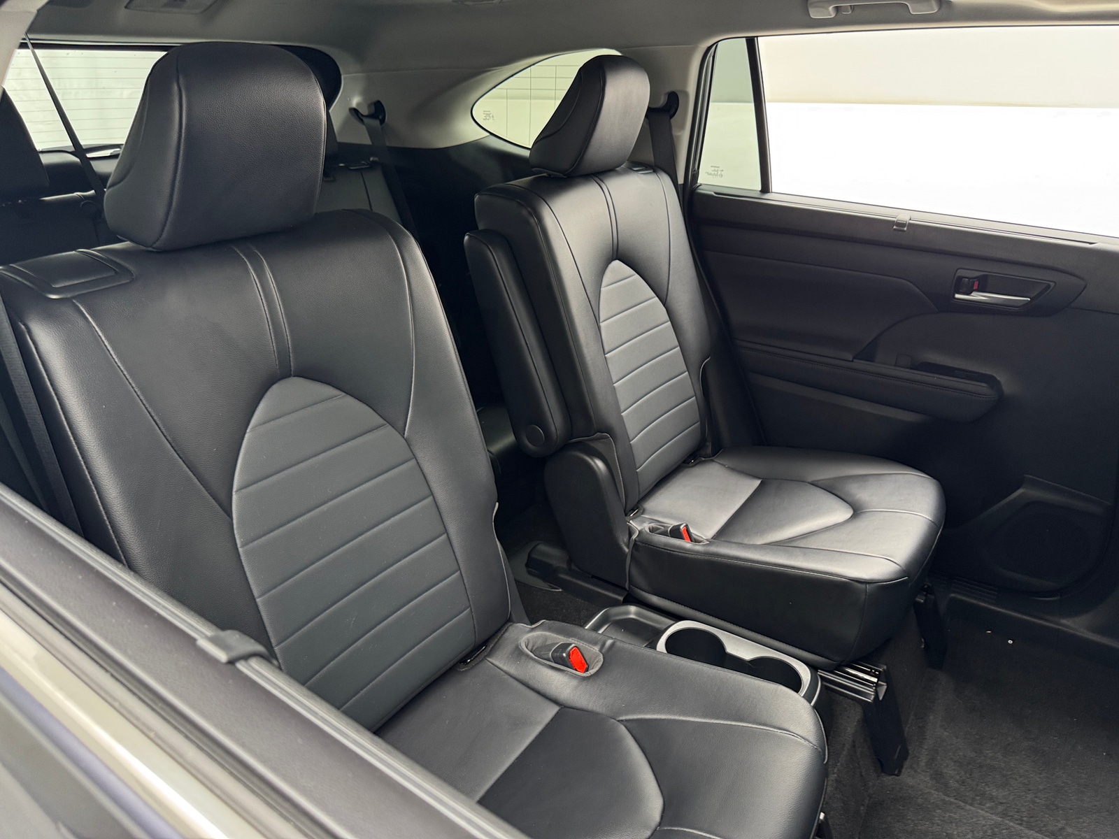 Thumbnail: 2023 Toyota Highlander - 5