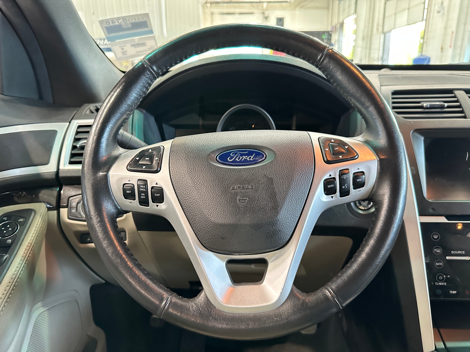 Thumbnail: 2015 Ford Explorer - 4