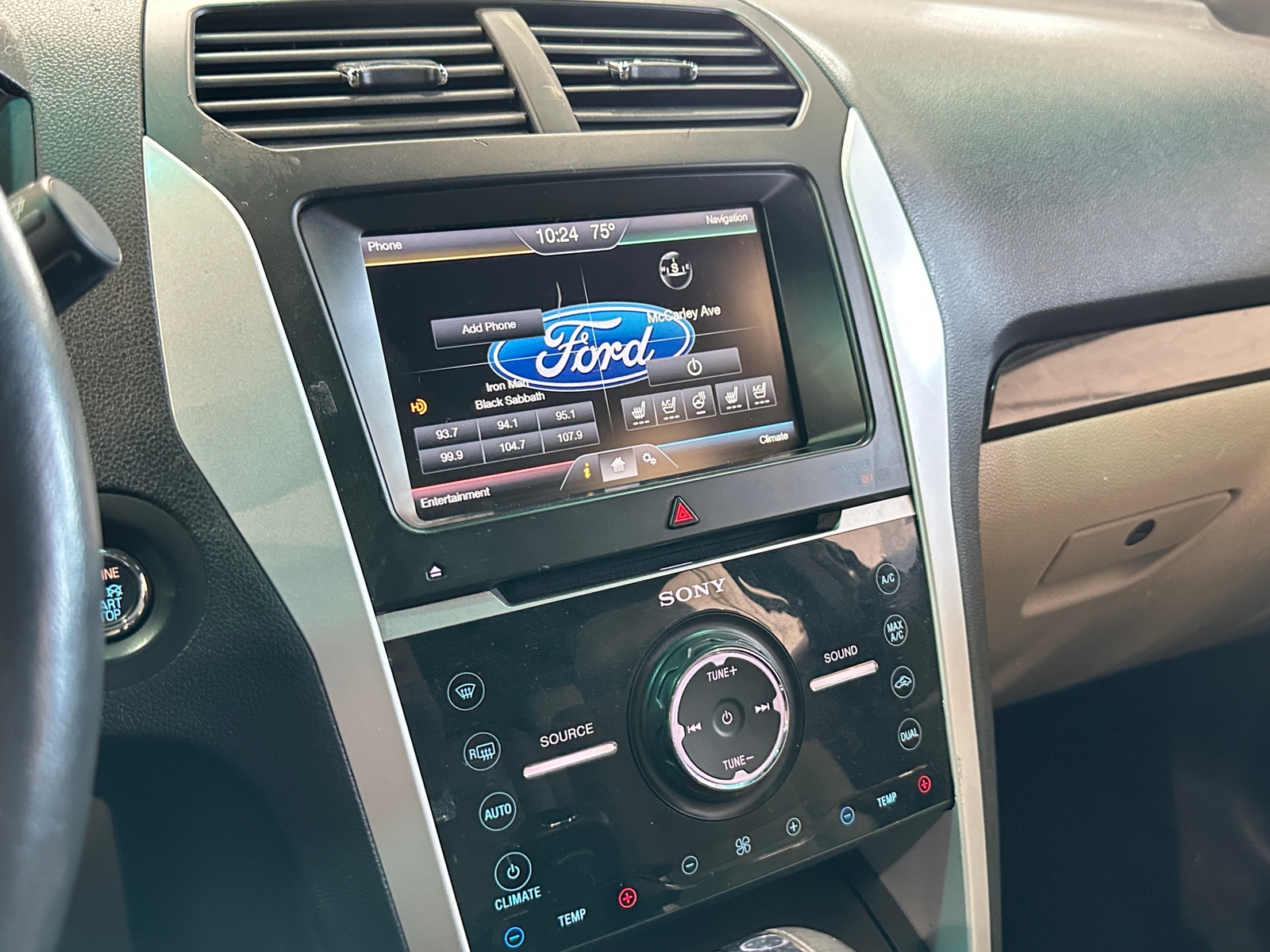 Thumbnail: 2015 Ford Explorer - 3