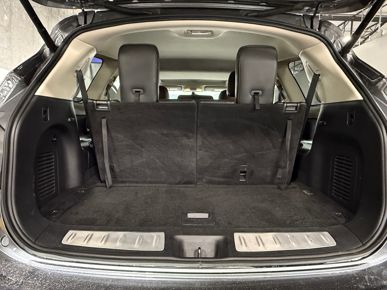 Thumbnail: 2019 INFINITI QX60 - 6