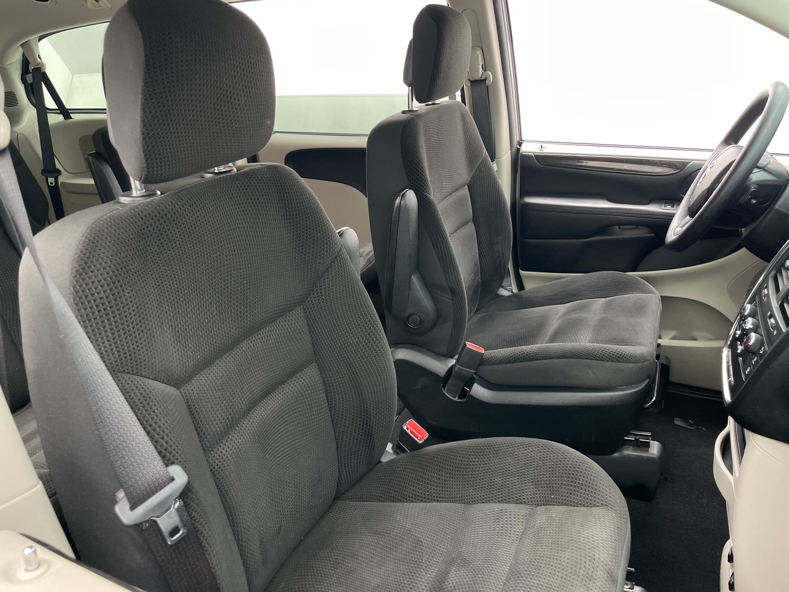 Thumbnail: 2019 Dodge Grand Caravan - 2