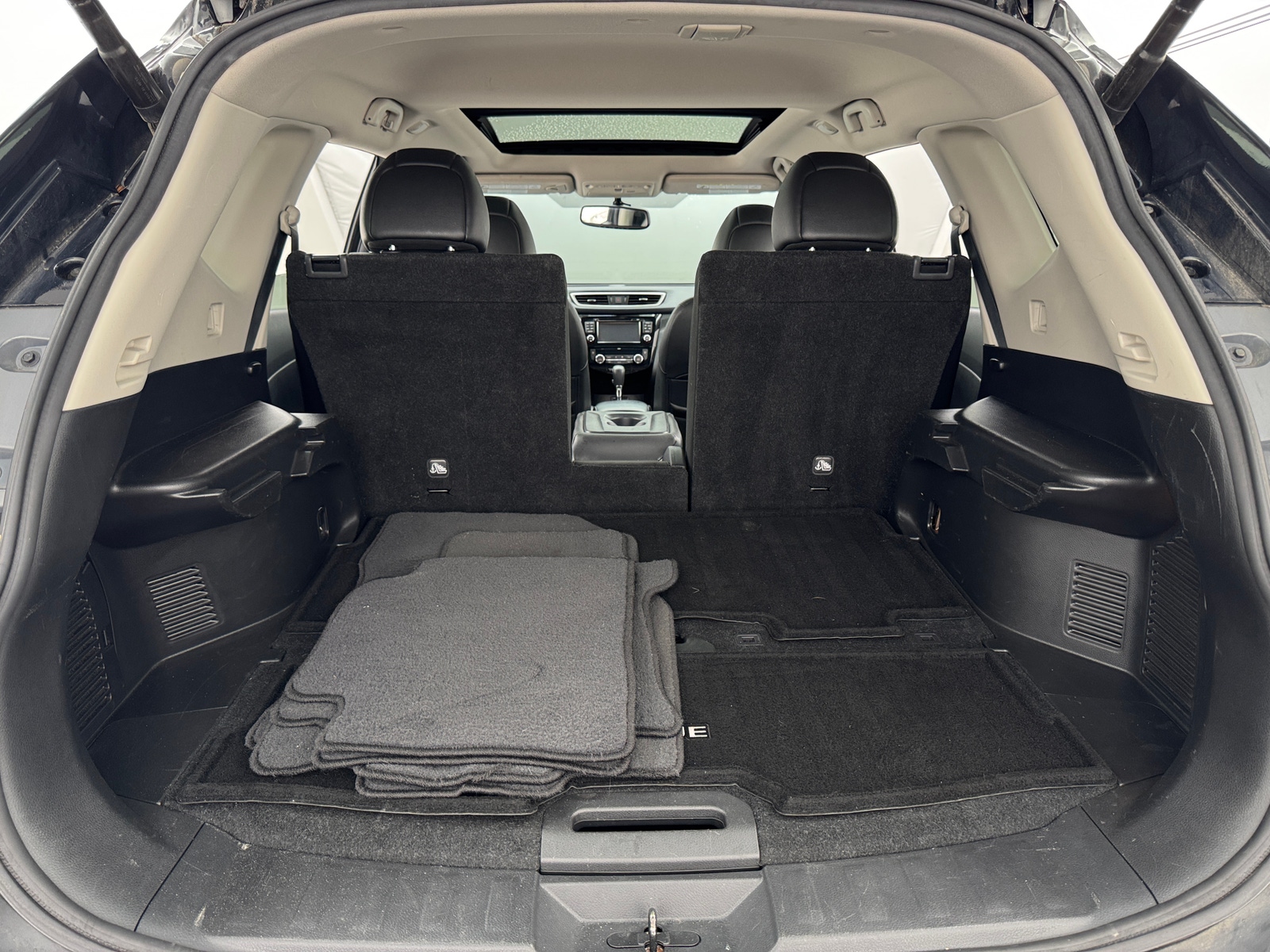 Thumbnail: 2016 Nissan Rogue - 6