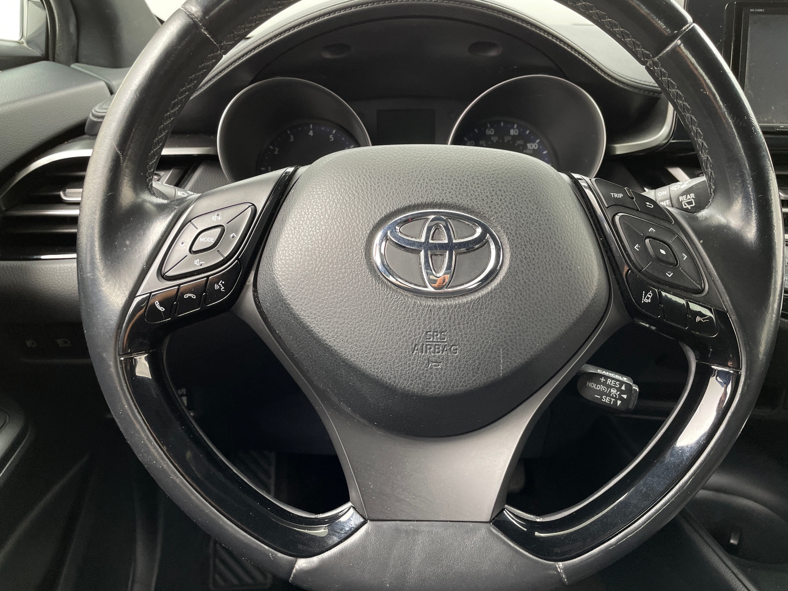 Thumbnail: 2018 Toyota C-HR - 5