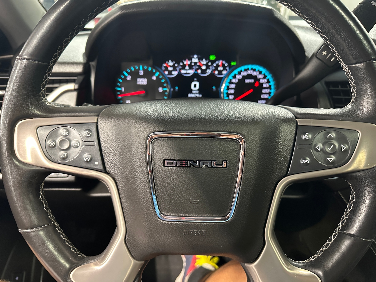 Thumbnail: 2019 GMC Yukon - 4