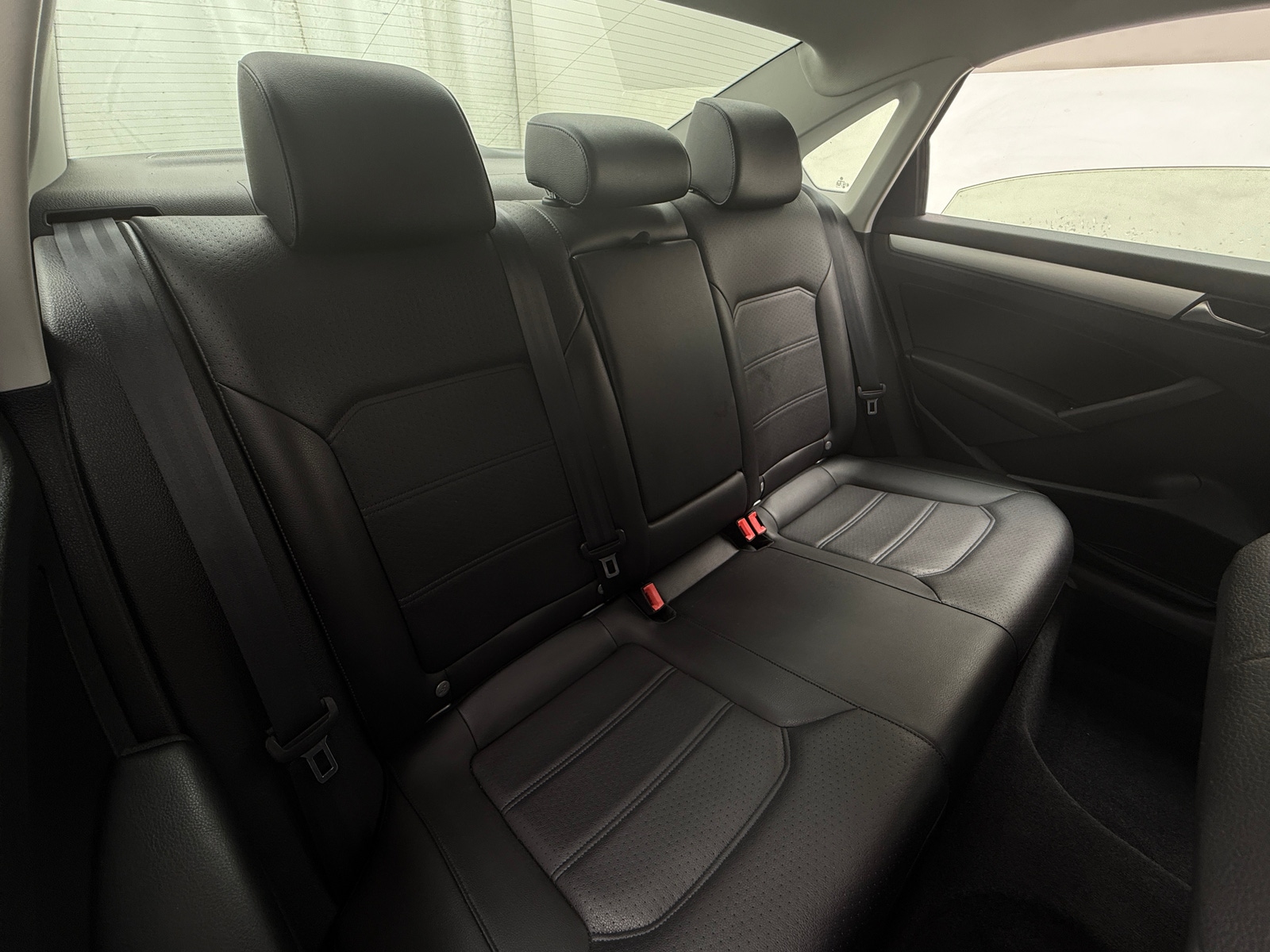 Thumbnail: 2013 Volkswagen Passat - 5