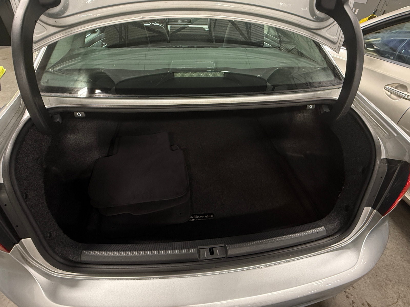 Thumbnail: 2013 Volkswagen Passat - 6