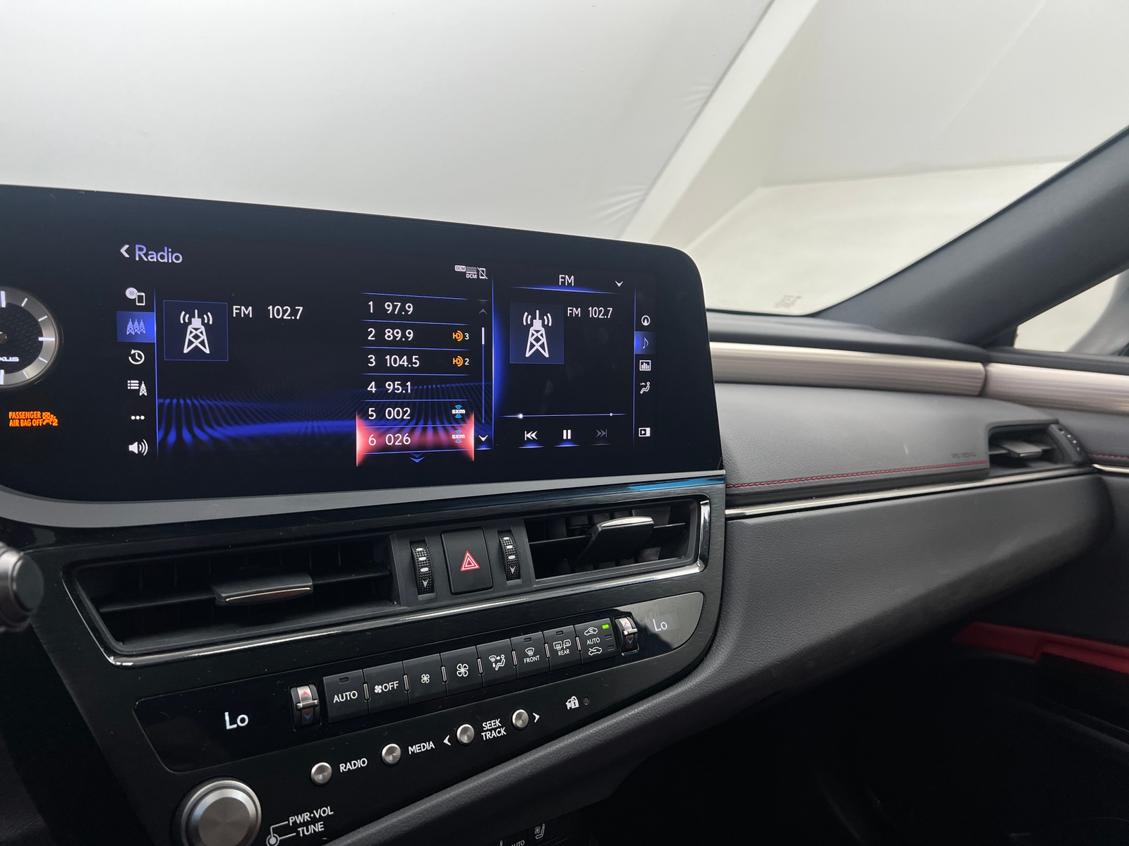 Thumbnail: 2022 Lexus ES - 3
