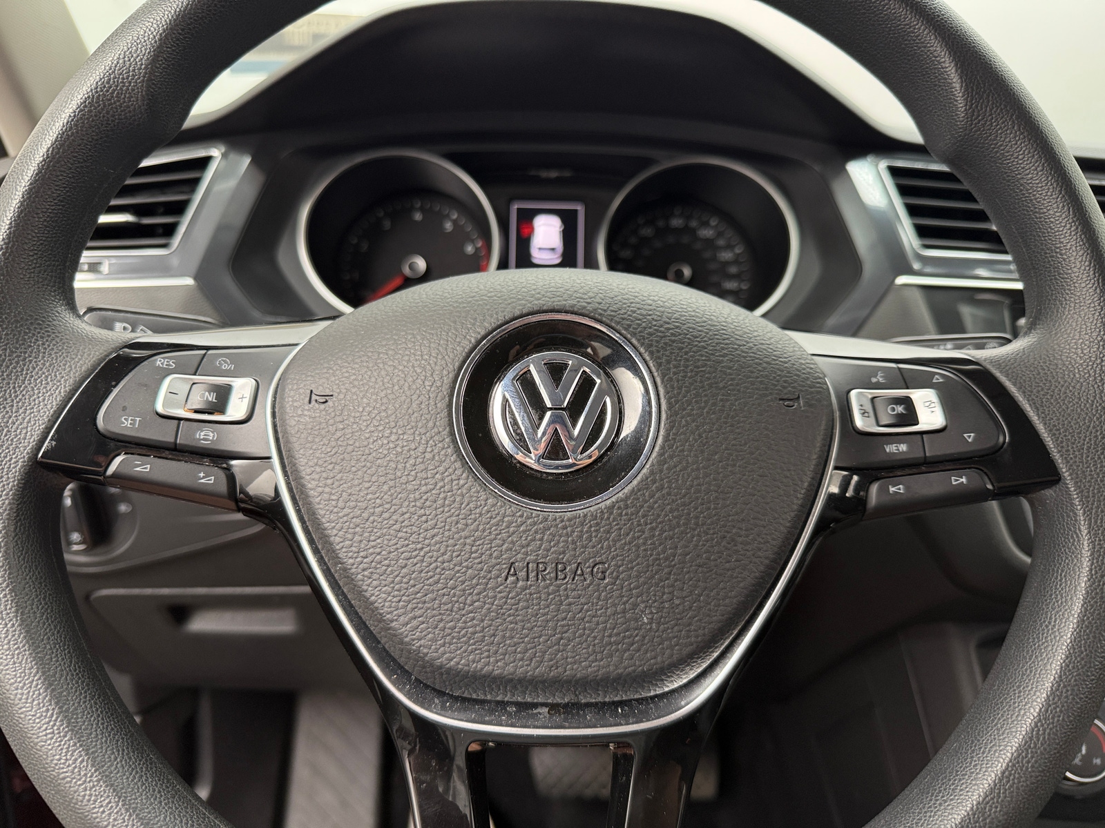 Thumbnail: 2019 Volkswagen Tiguan - 5
