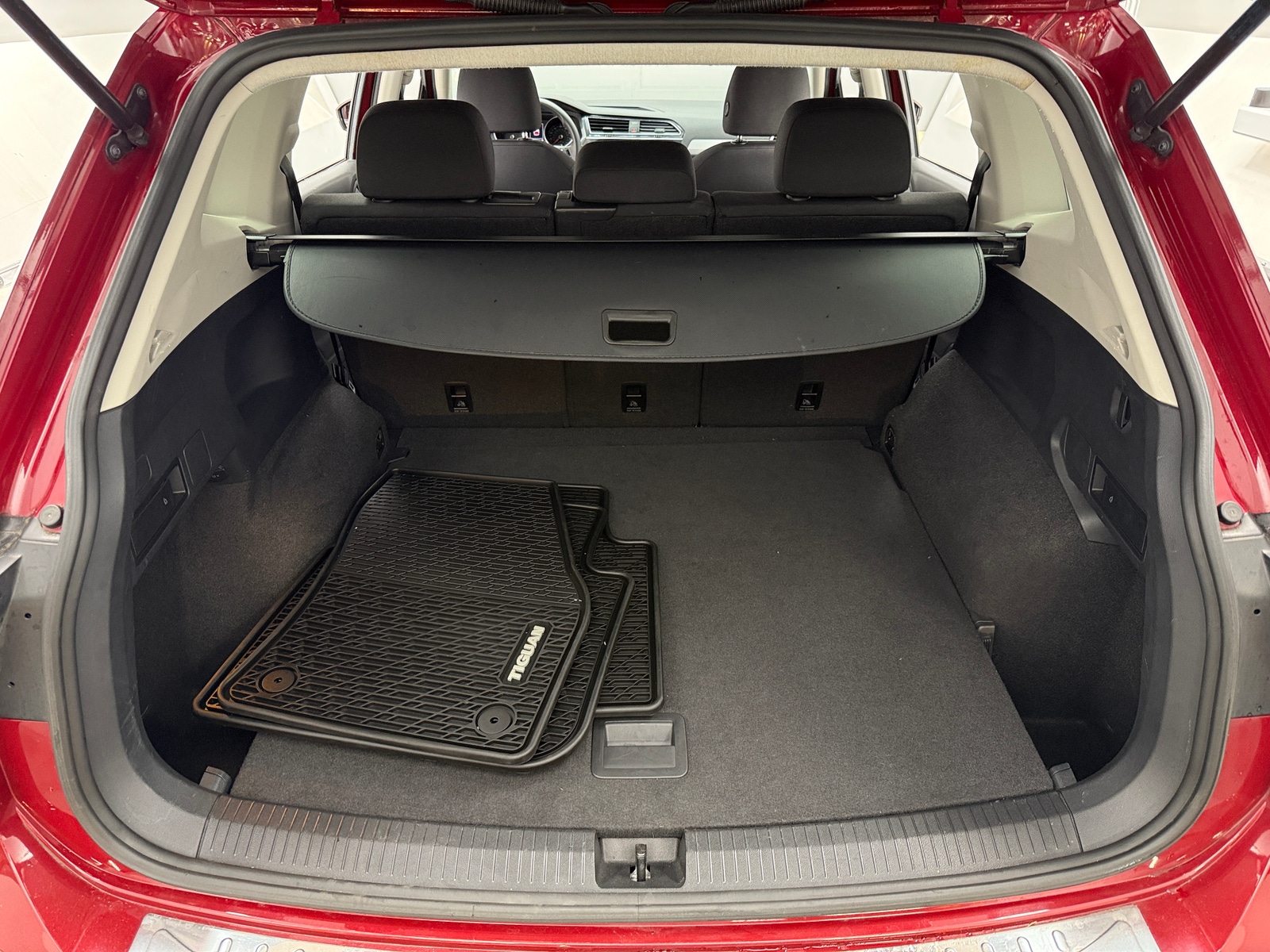 Thumbnail: 2019 Volkswagen Tiguan - 7