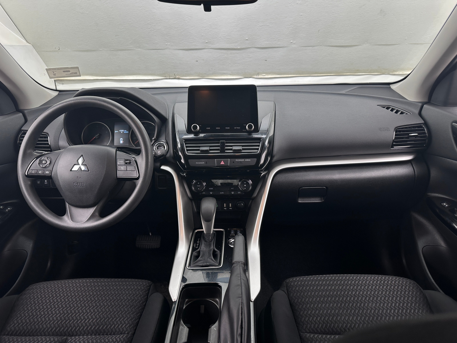 Thumbnail: 2024 Mitsubishi Eclipse Cross - 3