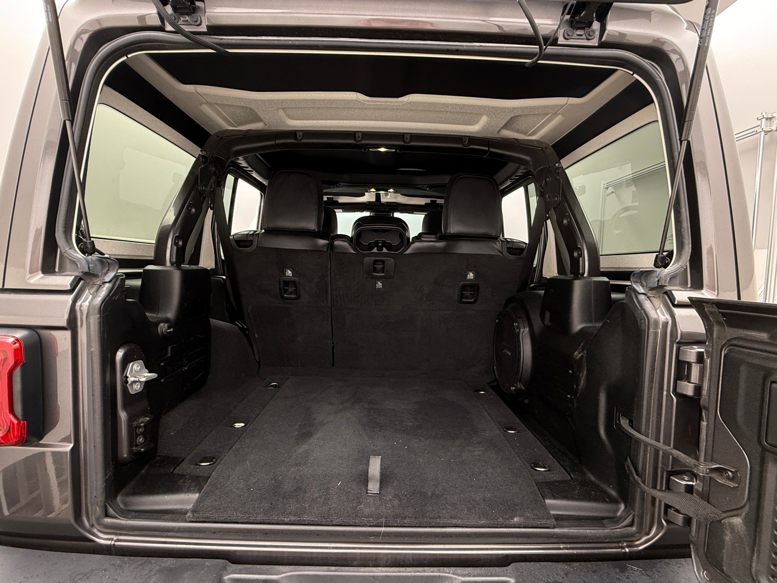 Thumbnail: 2019 Jeep Wrangler - 6
