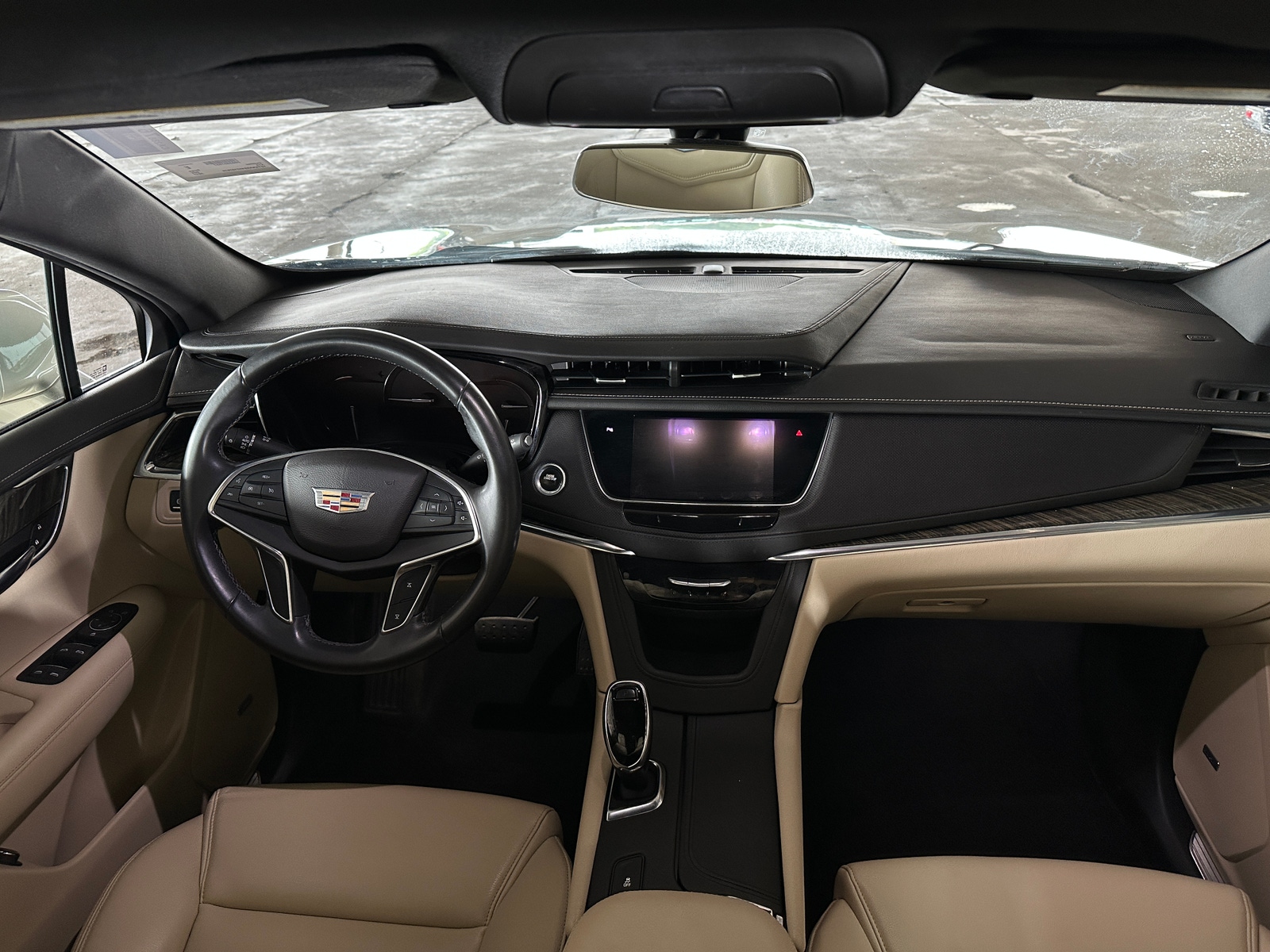 Thumbnail: 2017 Cadillac XT5 - 2