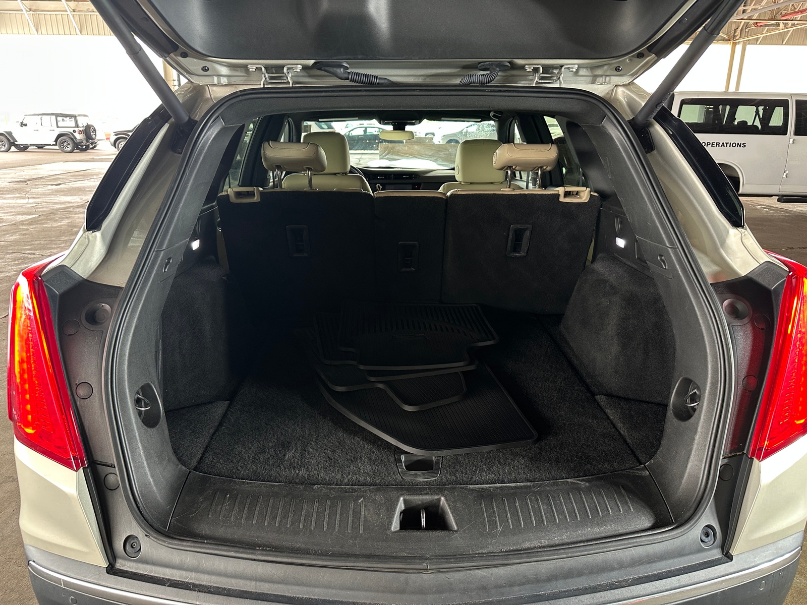 Thumbnail: 2017 Cadillac XT5 - 6