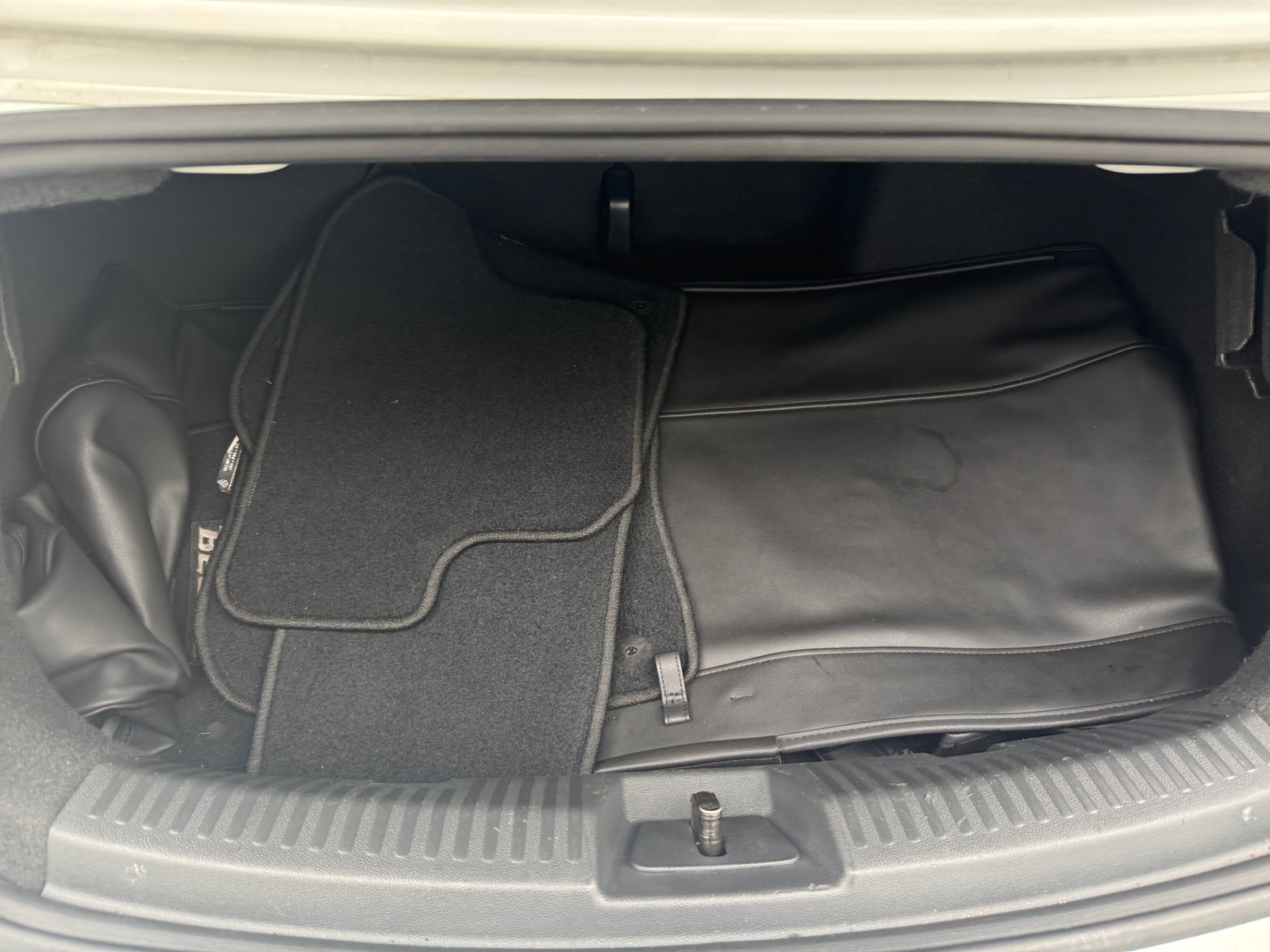 Thumbnail: 2014 Volkswagen Beetle - 6