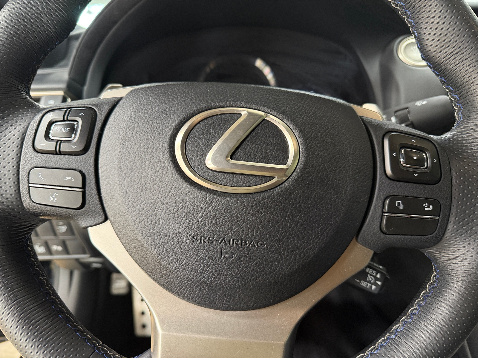 Thumbnail: 2015 Lexus RC - 3