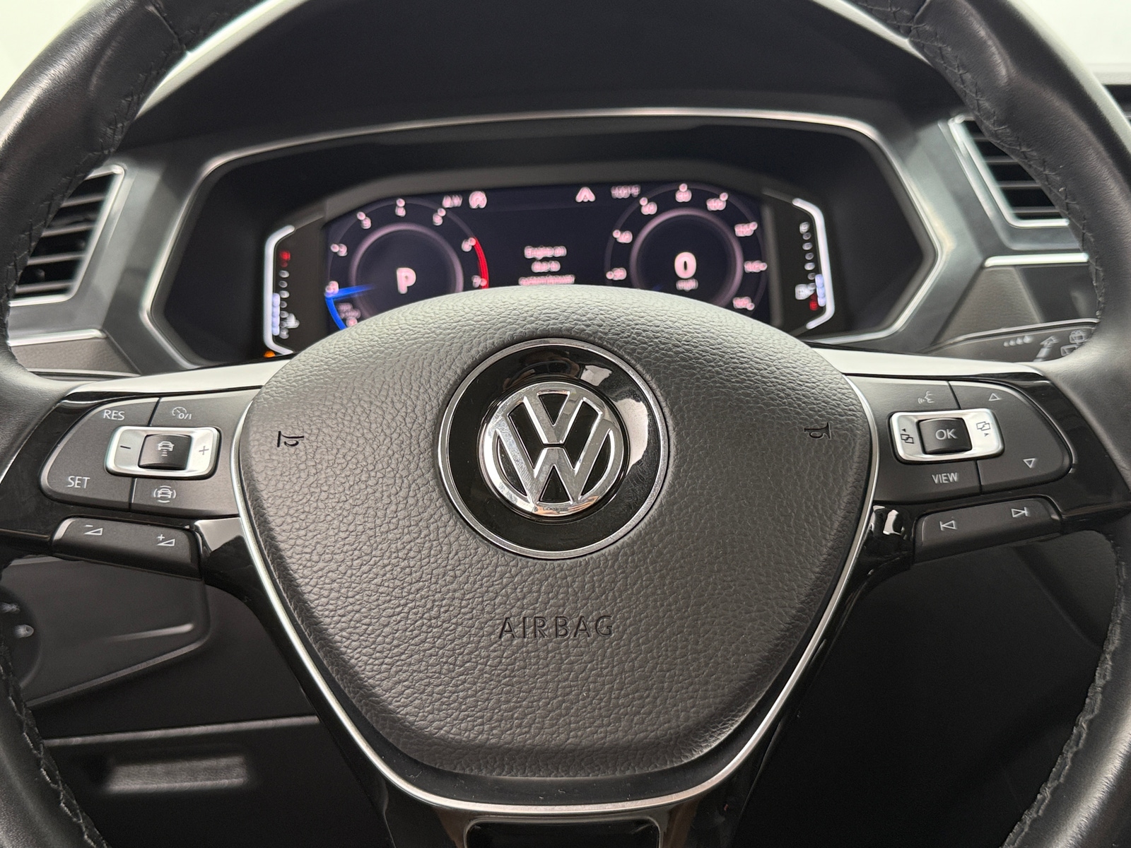 Thumbnail: 2019 Volkswagen Tiguan - 4