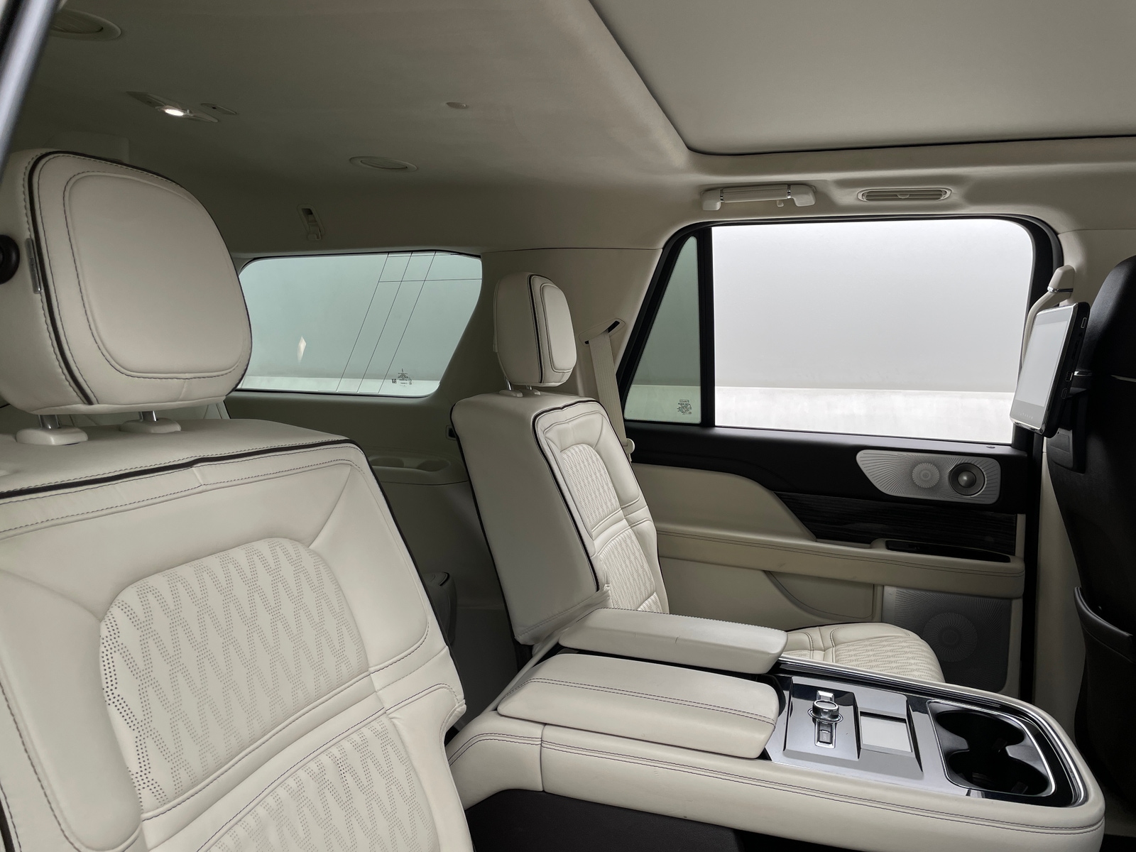 Thumbnail: 2018 Lincoln Navigator - 5
