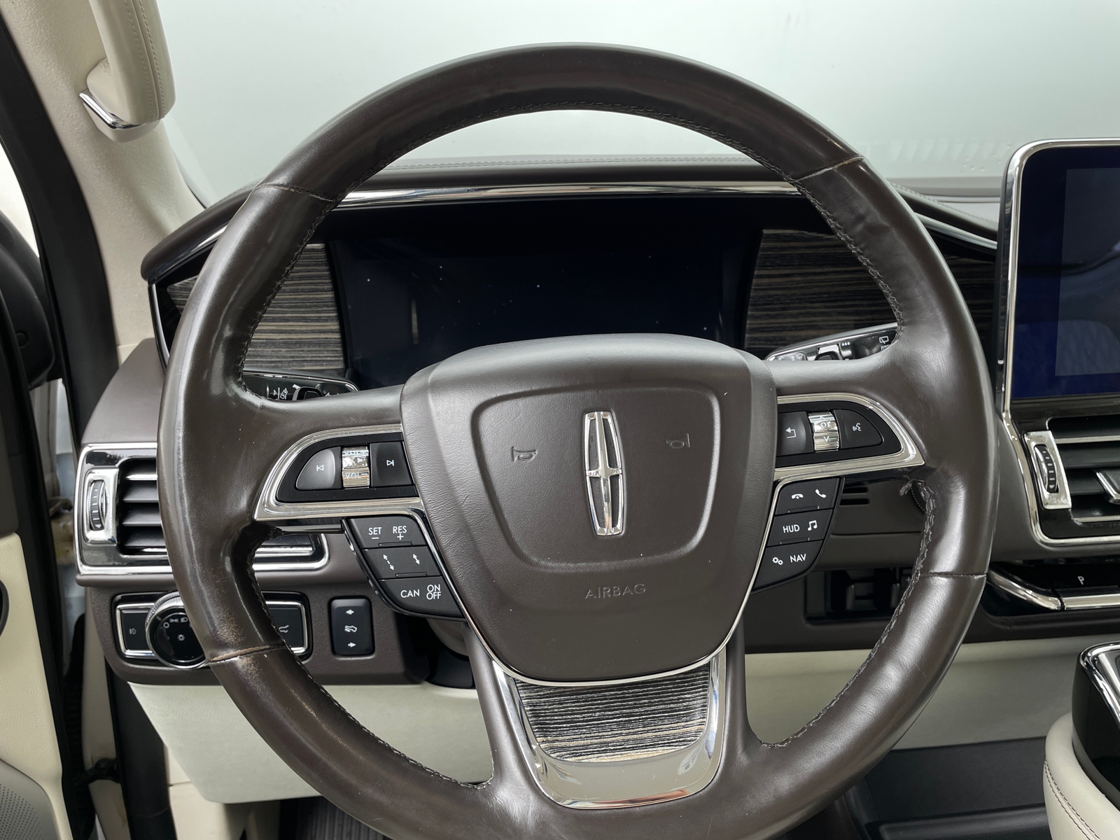 Thumbnail: 2018 Lincoln Navigator - 4