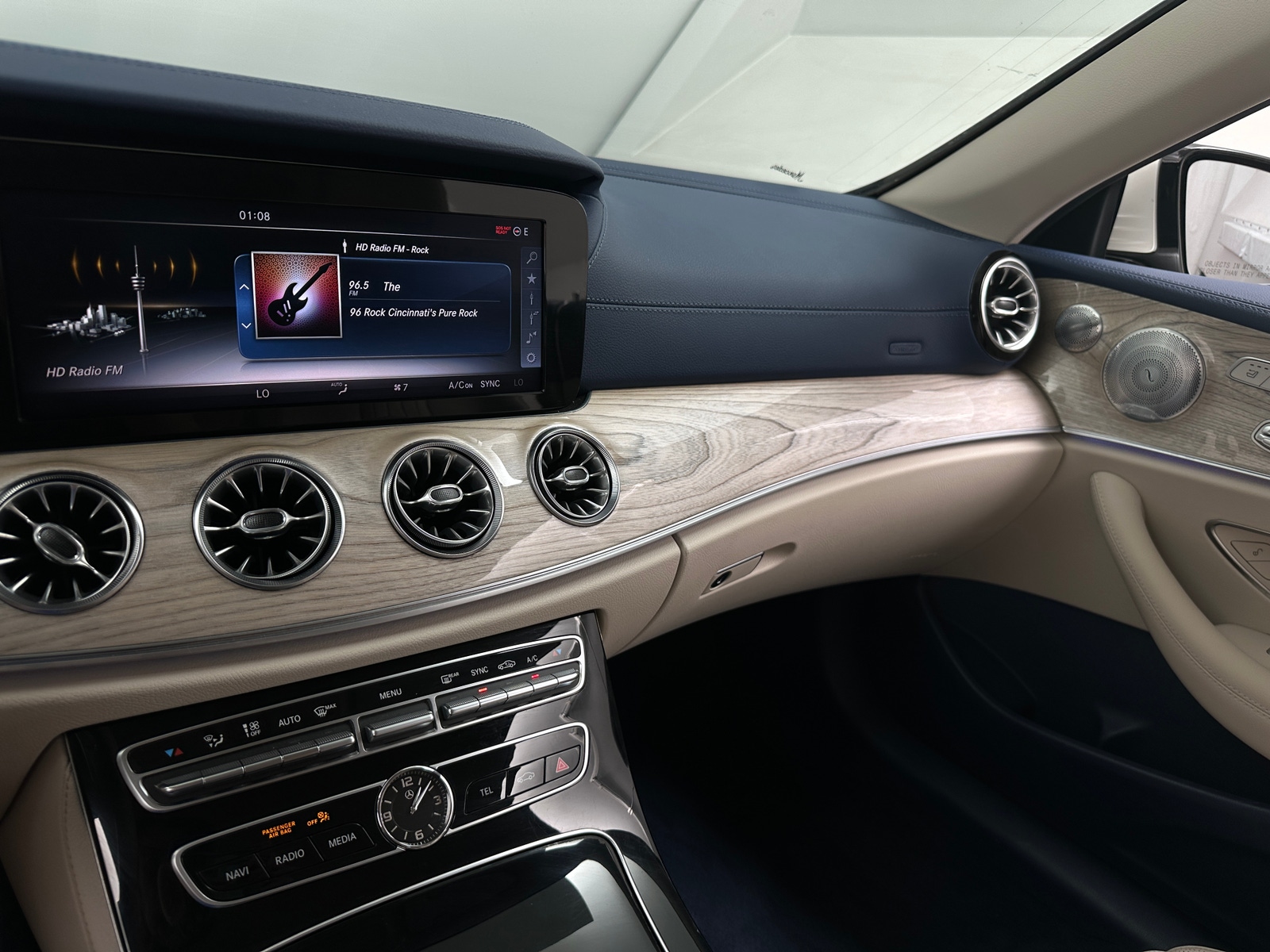Thumbnail: 2018 Mercedes-Benz E-Class - 3