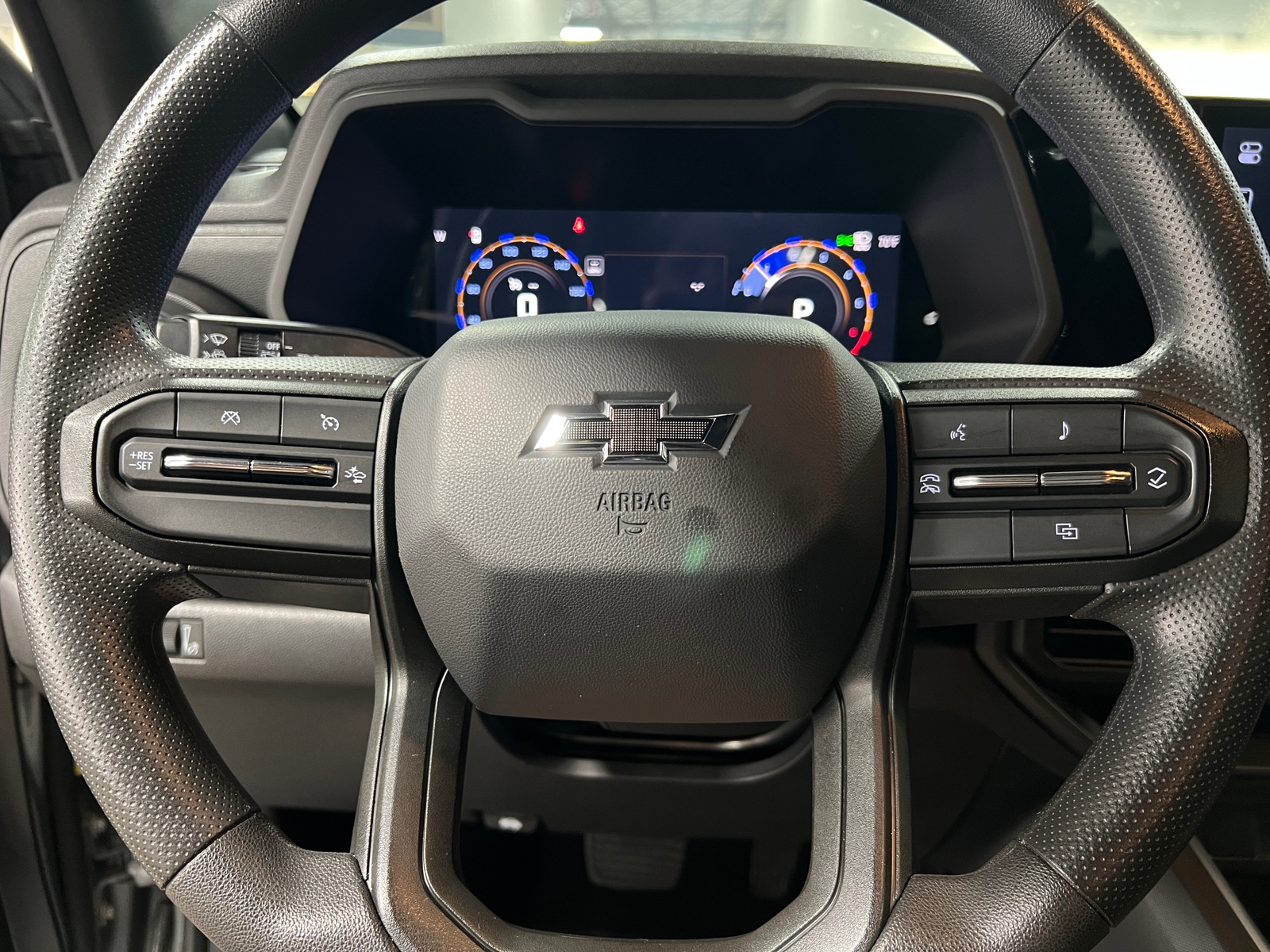 Thumbnail: 2024 Chevrolet Colorado - 5