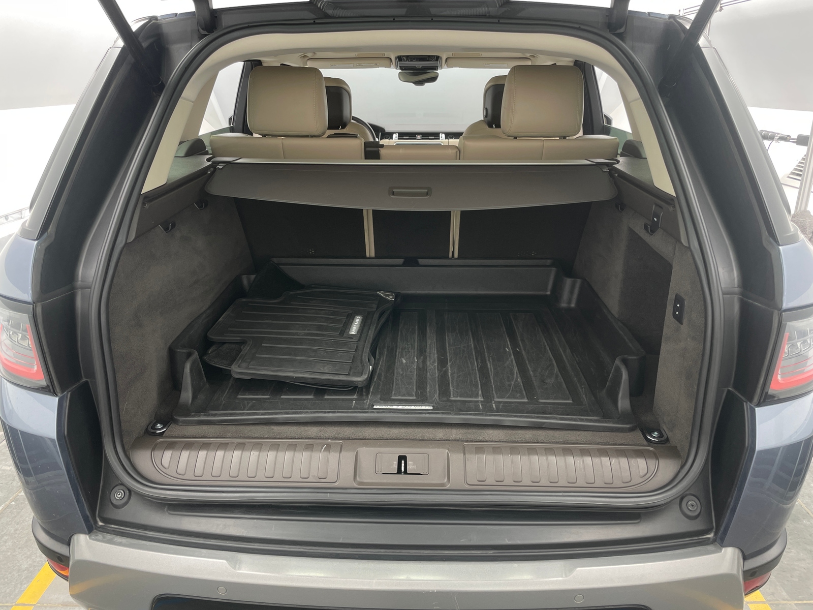 Thumbnail: 2021 Land Rover Range Rover Sport - 6