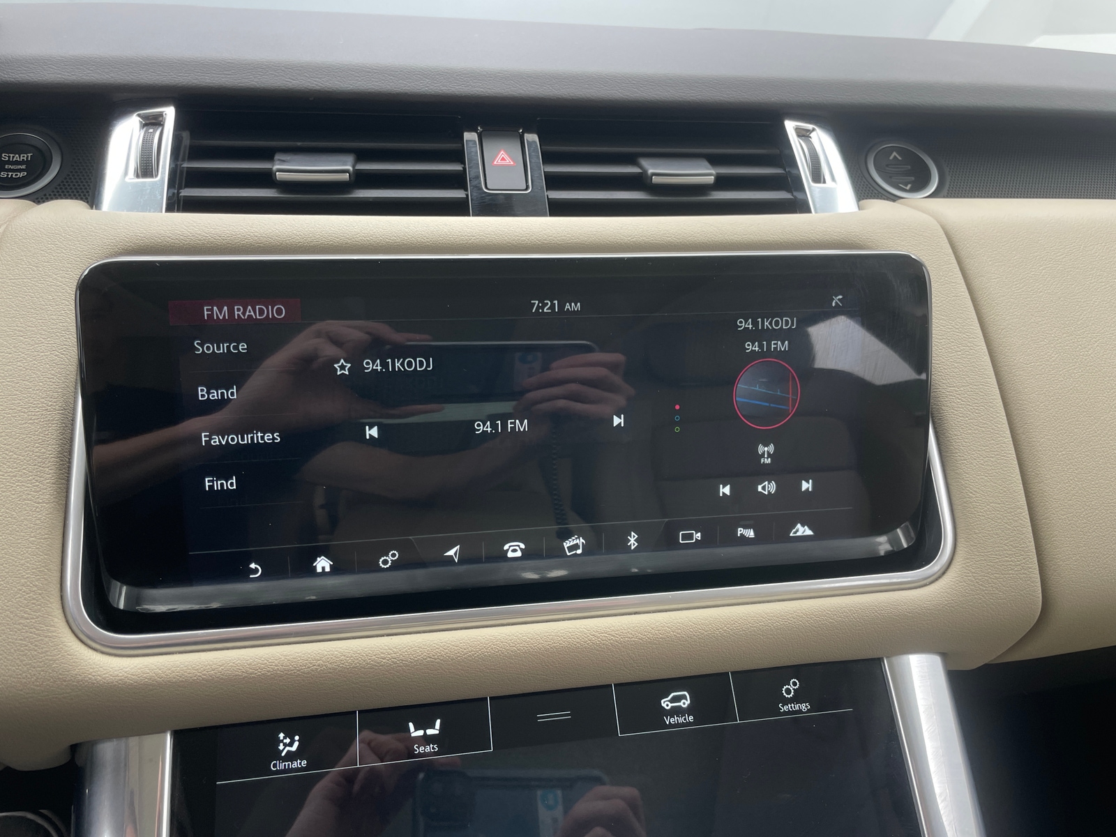 Thumbnail: 2021 Land Rover Range Rover Sport - 3