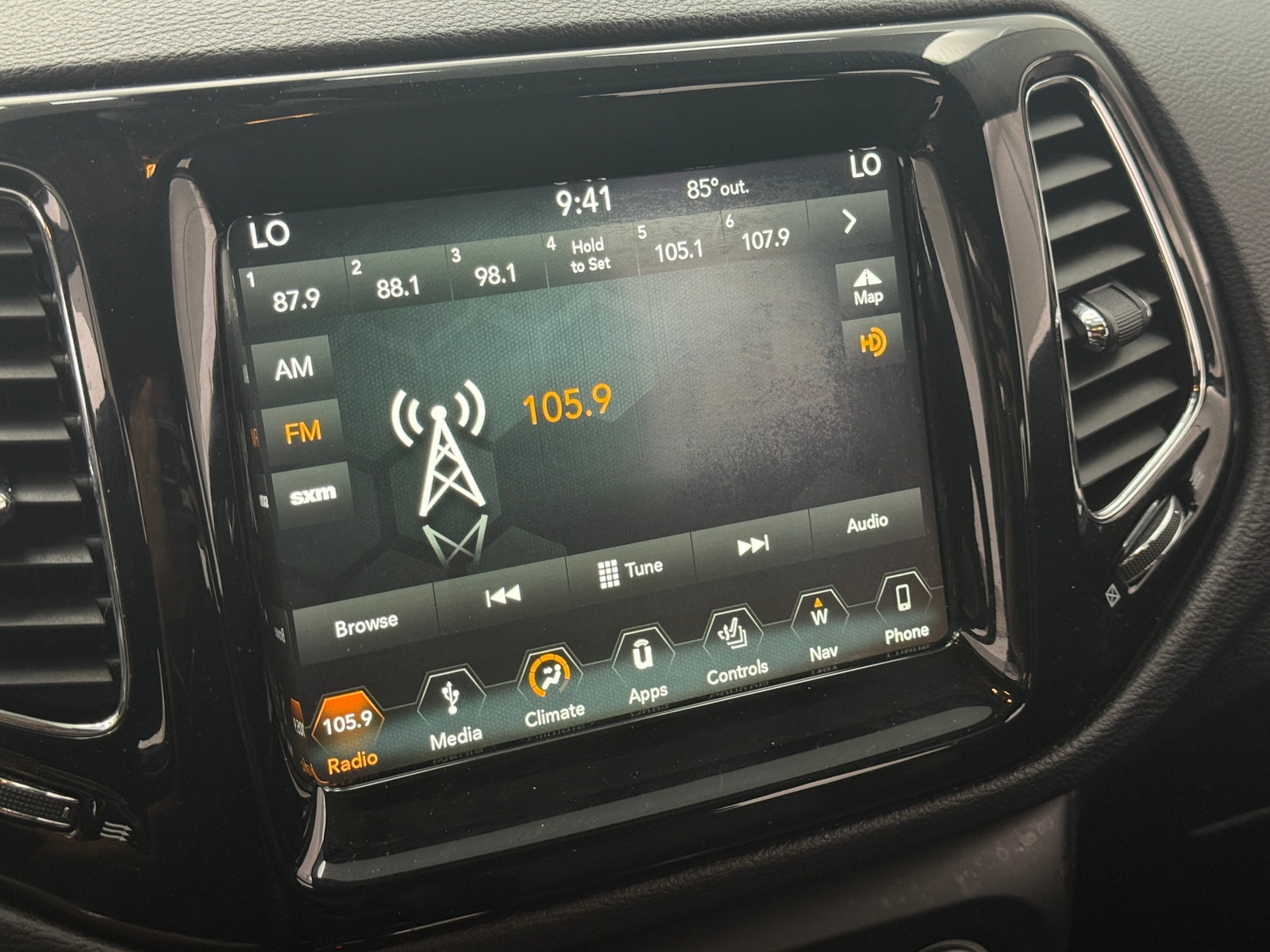 Thumbnail: 2018 Jeep Compass - 3